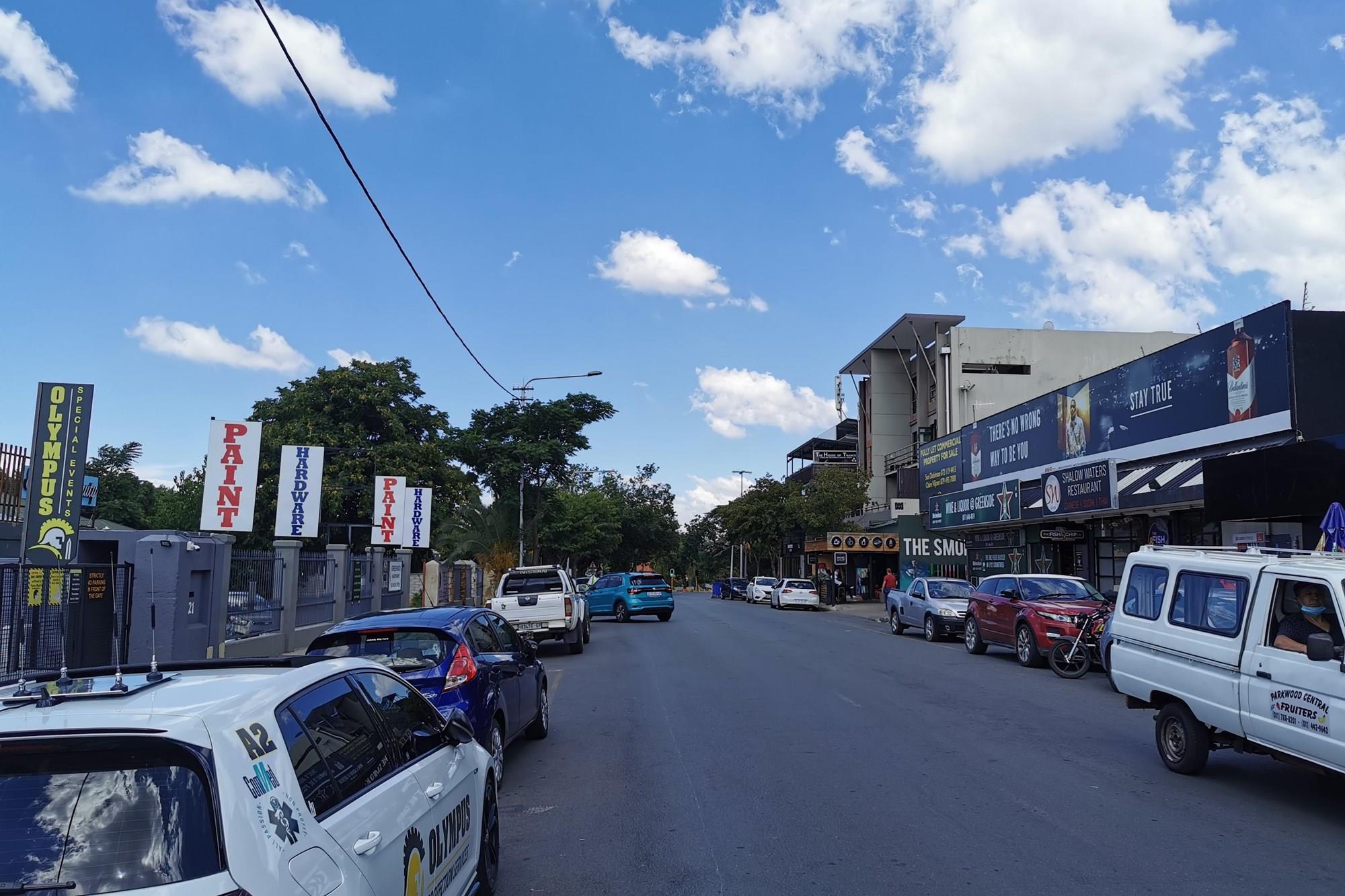 Stunning Stand-alone retail on busy Greenside street!