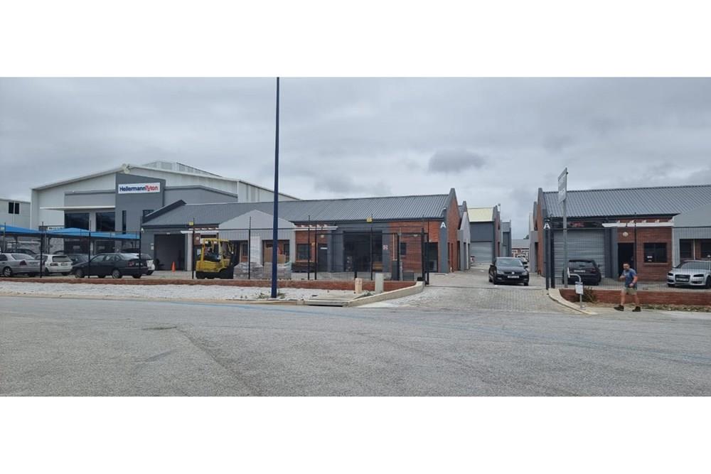 2 Prime warehouses for sale In Popular secure Bus Park: Price is inclusive of vat !!!