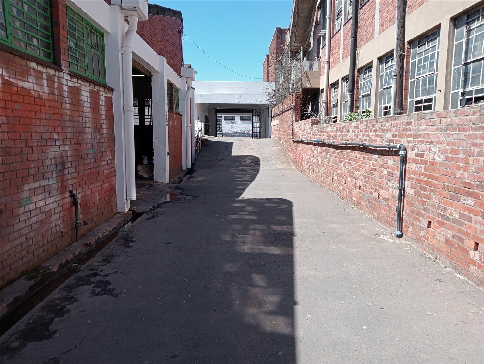 Warehouse for rent in Jacobs, Durban, KwaZulu Natal, 700 m²
