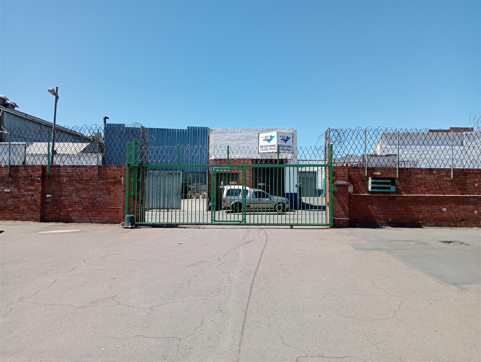 Warehouse for rent in Jacobs, Durban, KwaZulu Natal, 700 m²
