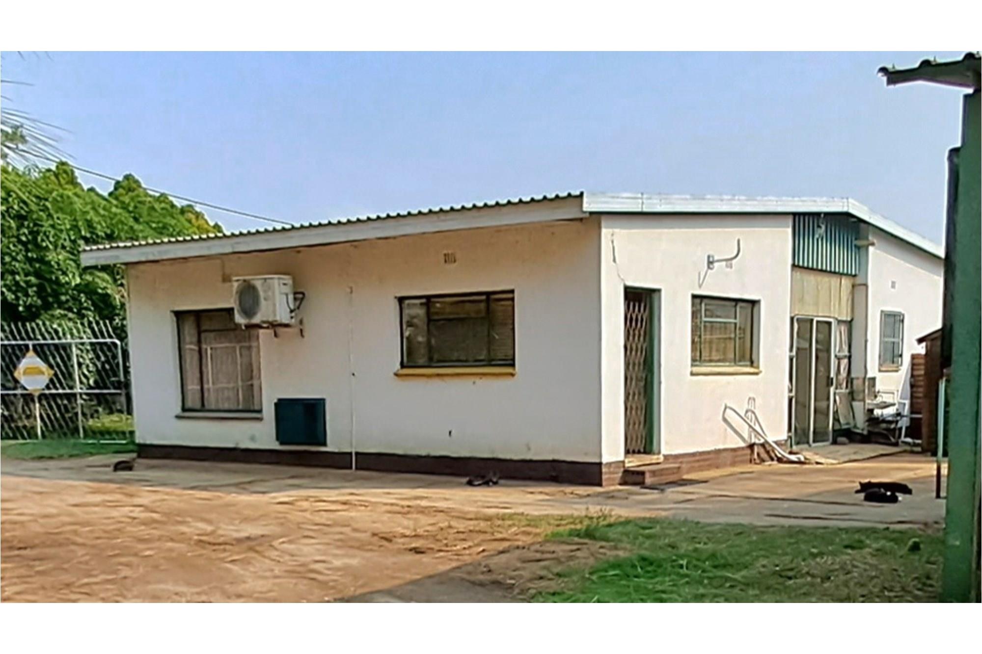 Excellent Industrial Property for a give away price in Tumahole, Parys with a big house on property