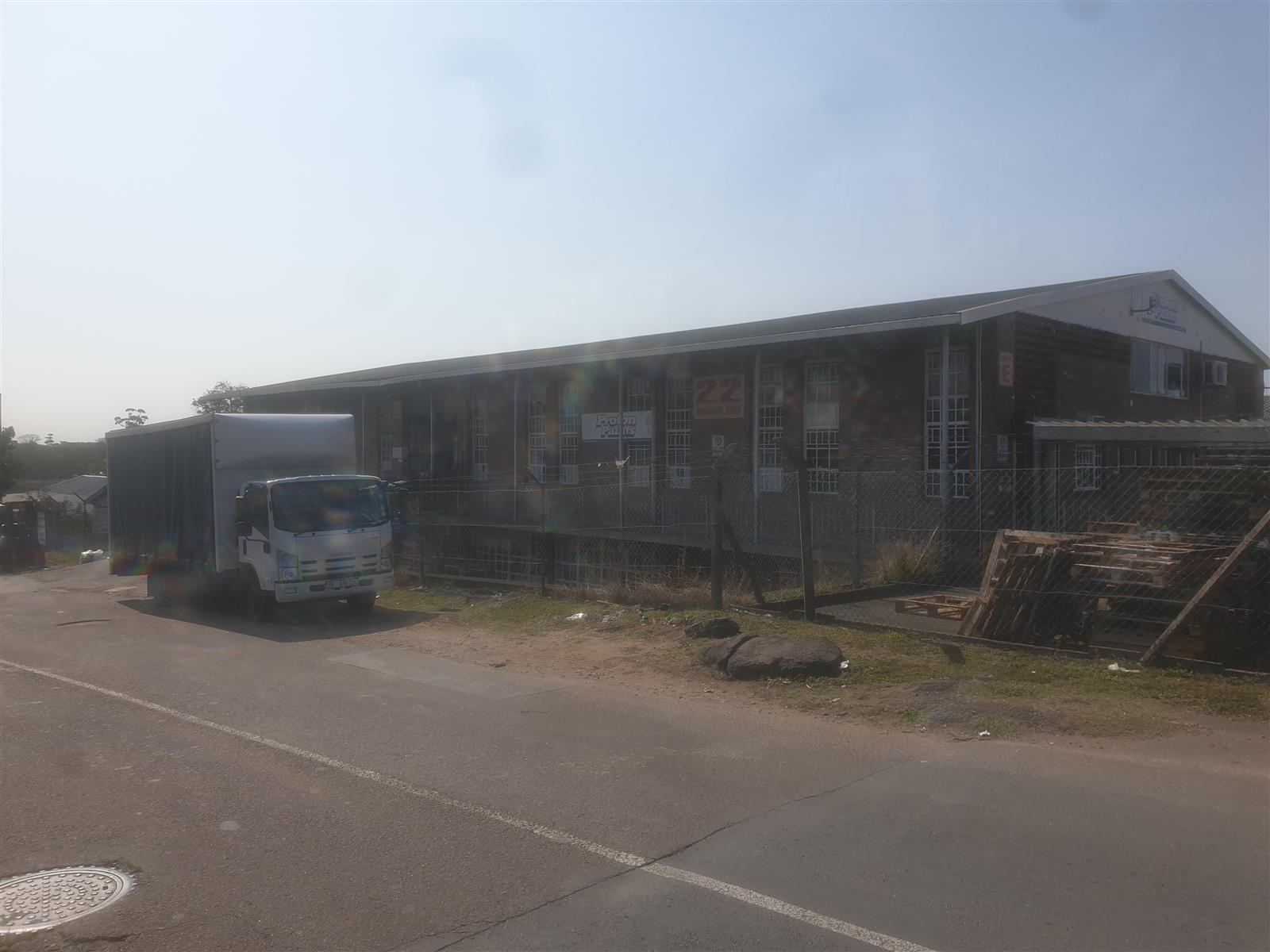 Mini warehouses to let.