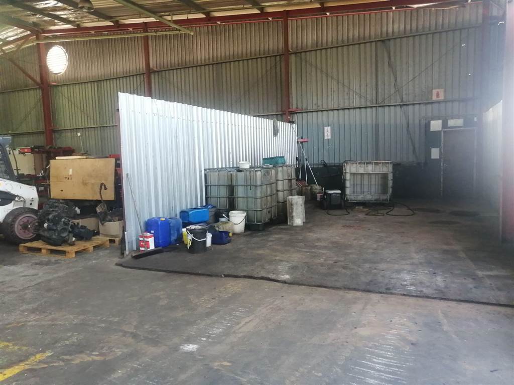 Warehouse To Rent in Mahogany Ridge, Pinetown, KwaZulu Natal