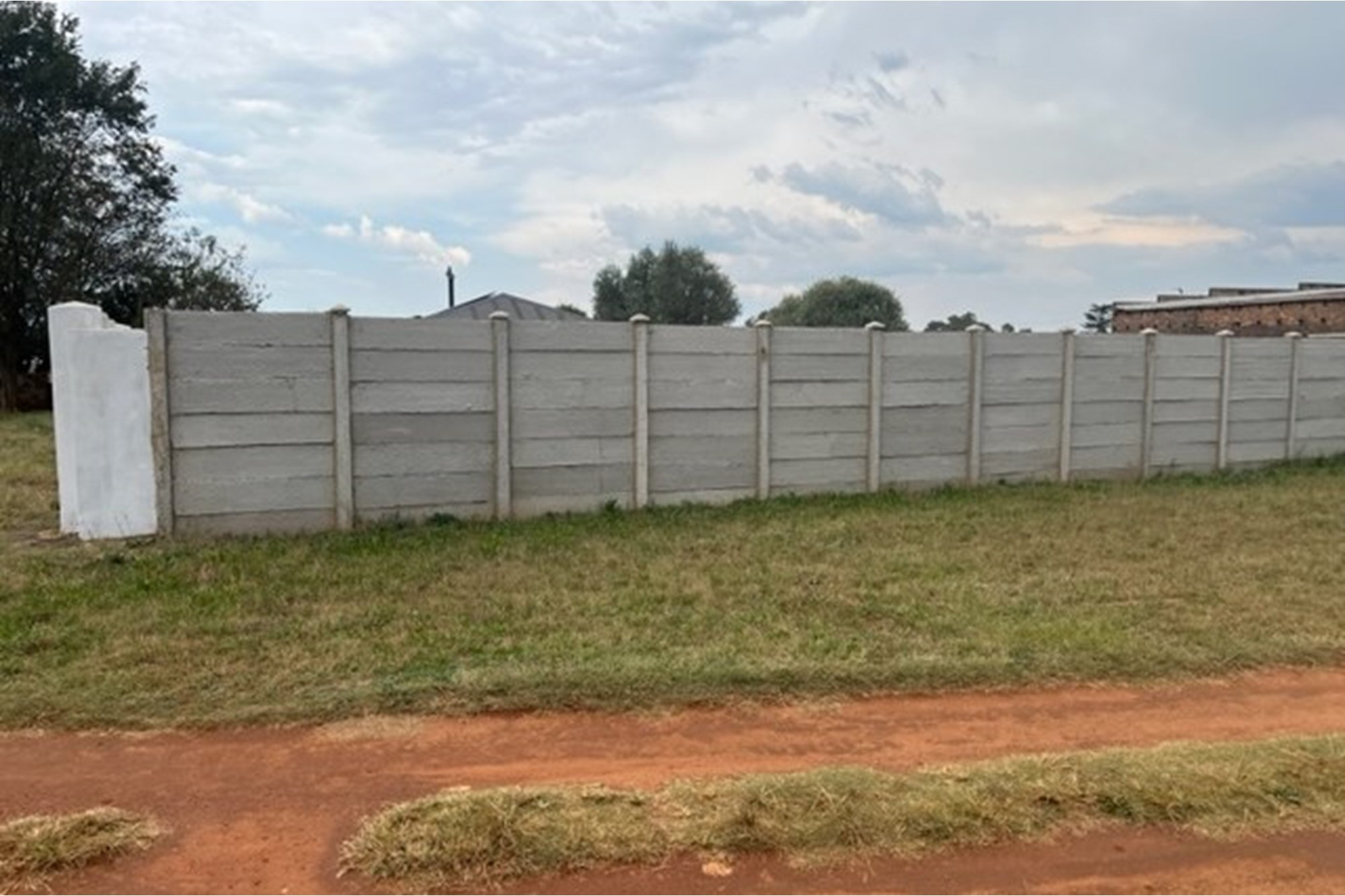 Commercial vacant stand fully walled