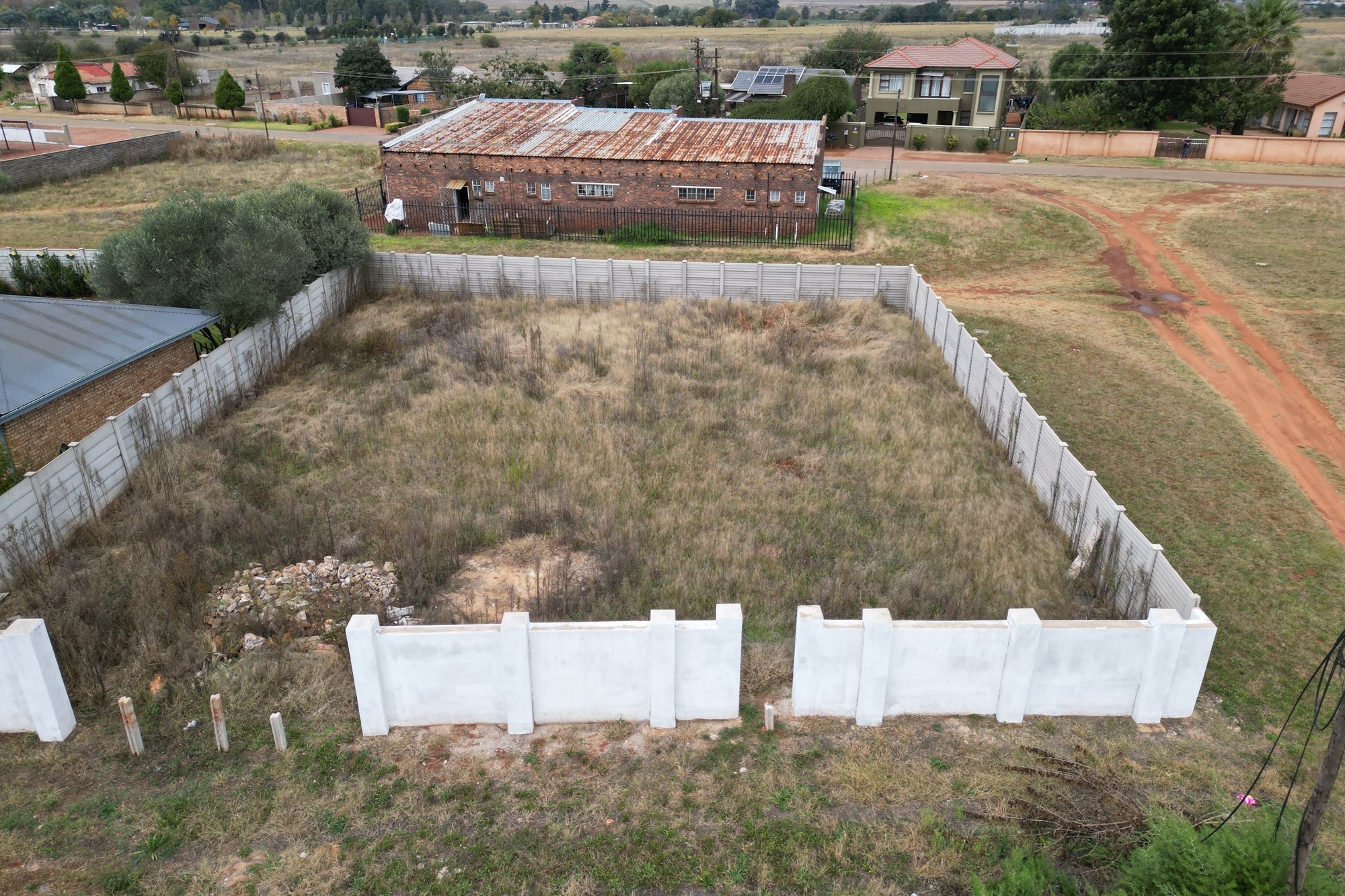 Commercial vacant stand fully walled