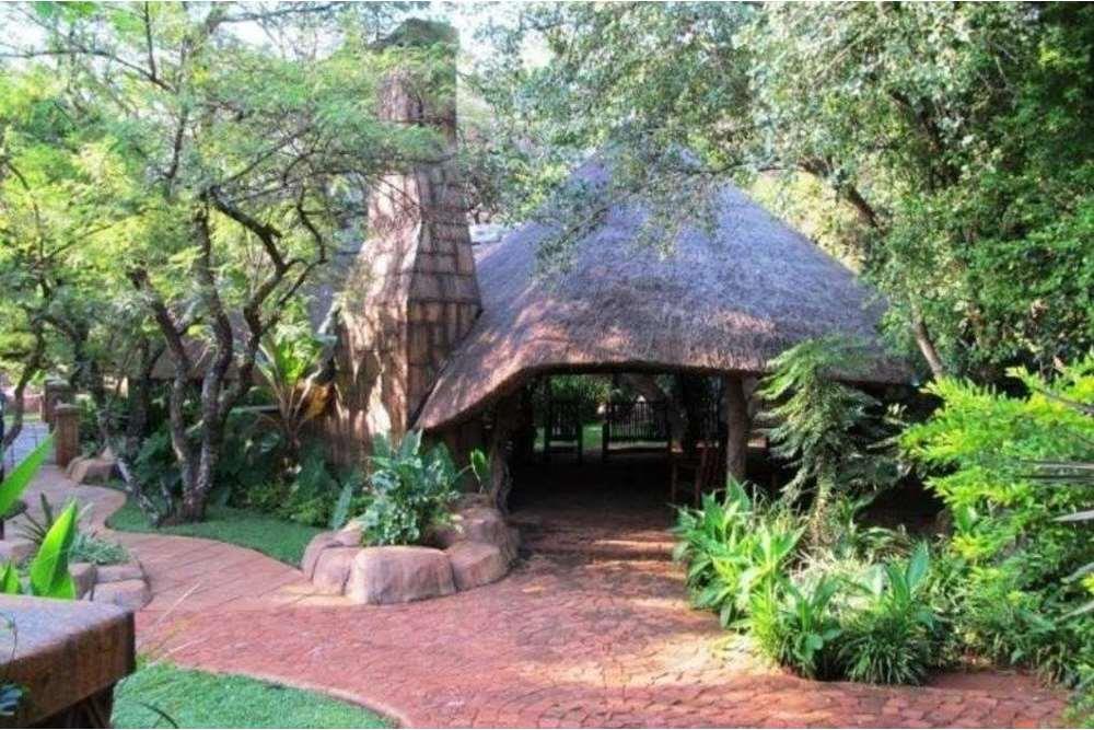 Lodge for sale in Kameeldrift East, Pretoria, 60000 m²