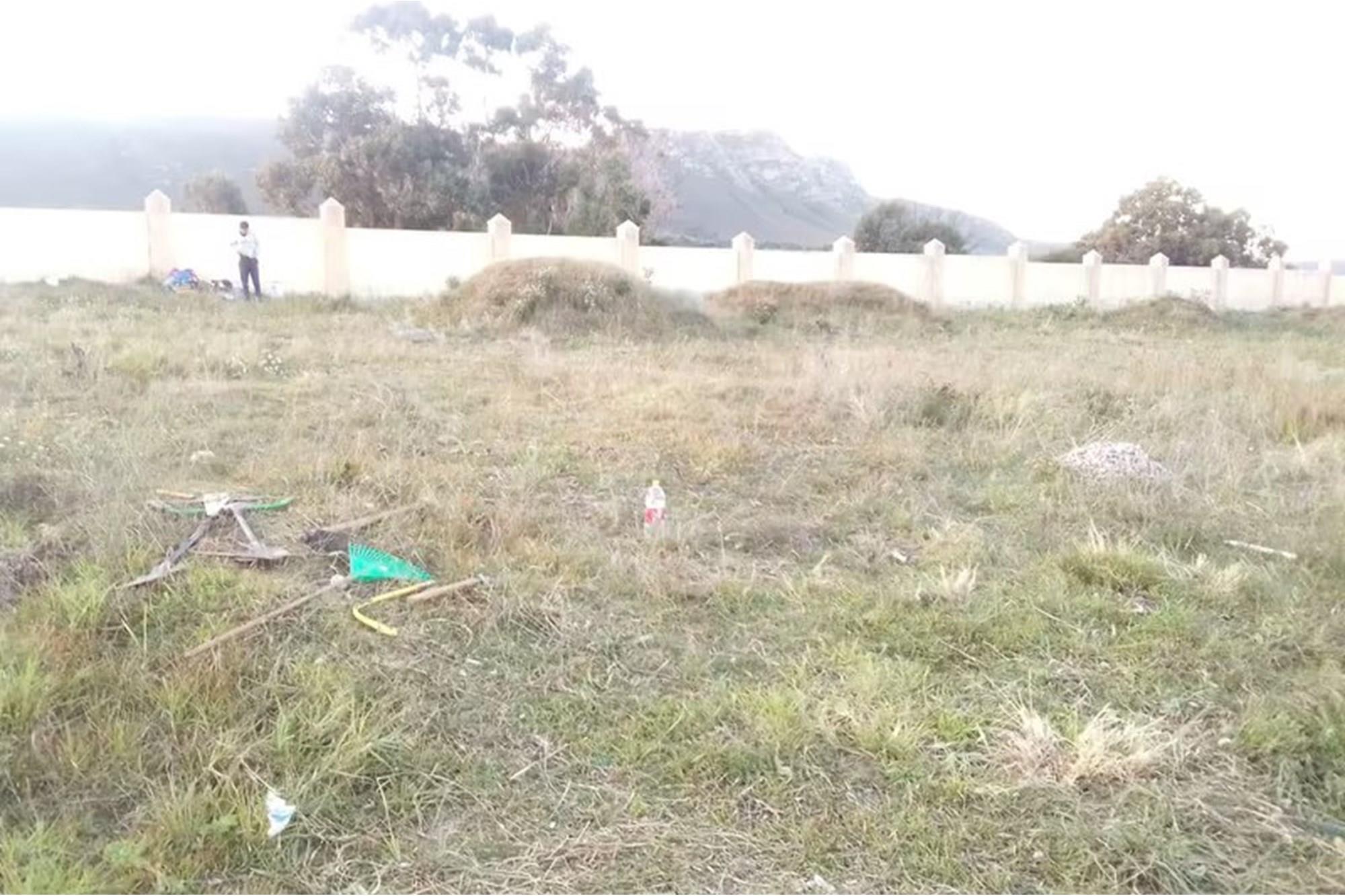 845 sqm plot in Franskraal in Gansbaai incl approved building plan ...