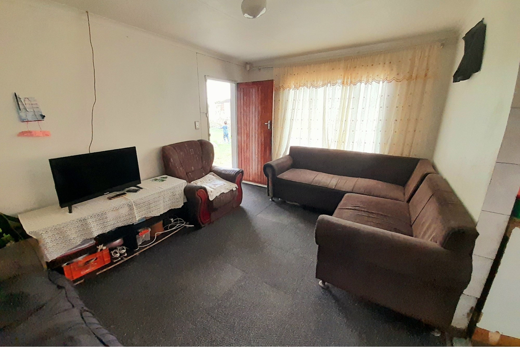 Charming Three-Bedroom Cottage in Trenance Park, Verulam. Road level, stepless with huge yard,