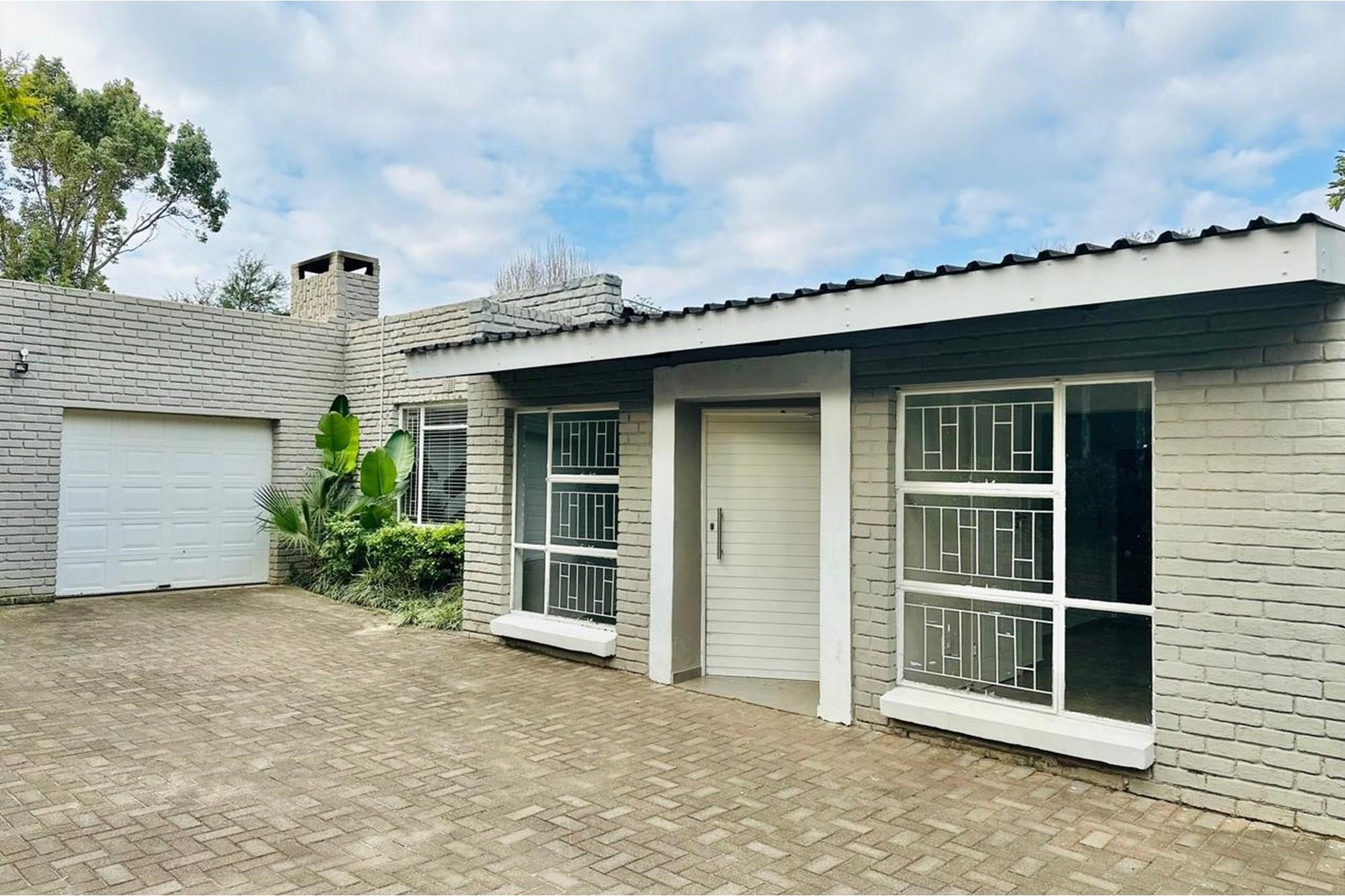 Luxury Living, Serene Surroundings... "sell you soon !"