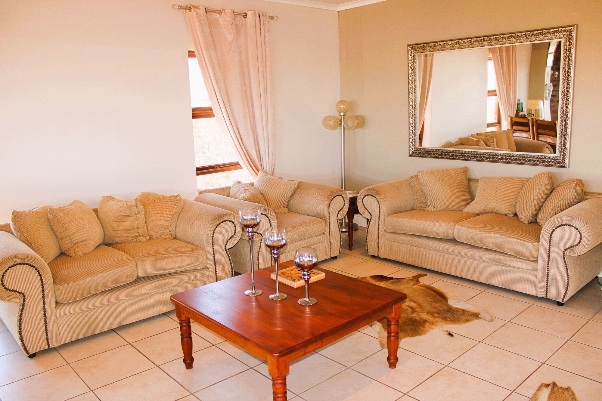SPACIOUS FAMILY HOME IN BLUEWATER BAY