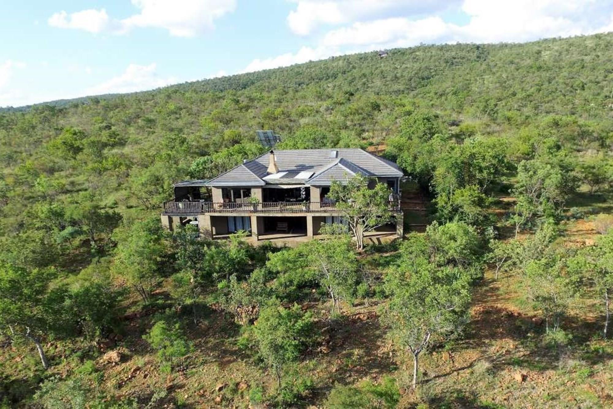 Highlands Wilderness - Three bedroom house with spectacular mountain views