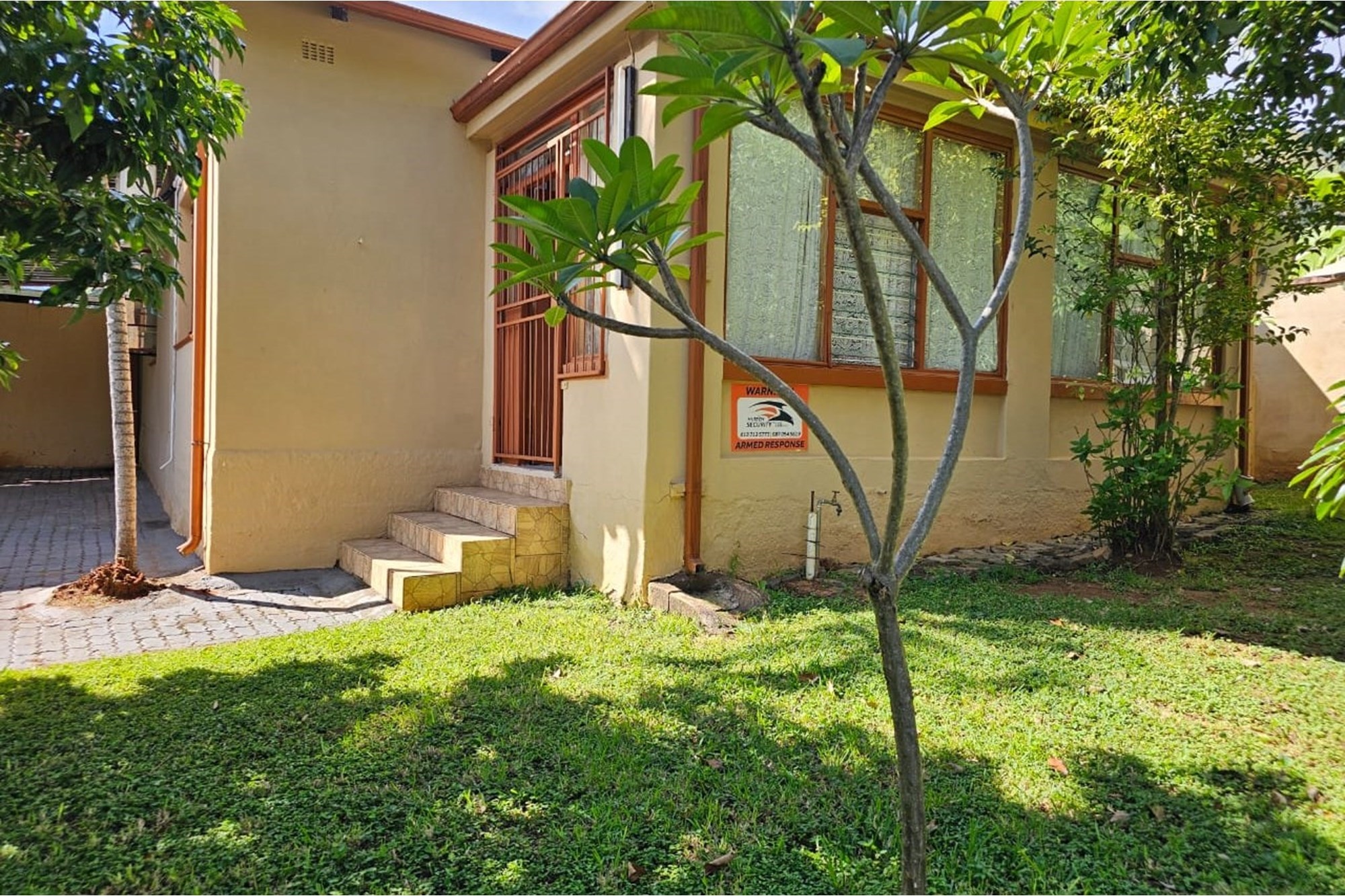 Charming 3-Bed Home with Pool and Lapa