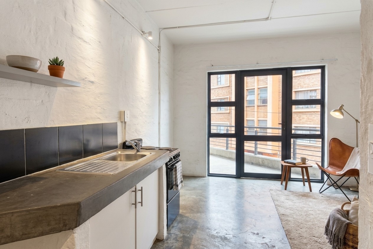 Chic Bachelor Apartment in Trendy Downtown Johannesburg | Ideal Airbnb Investment