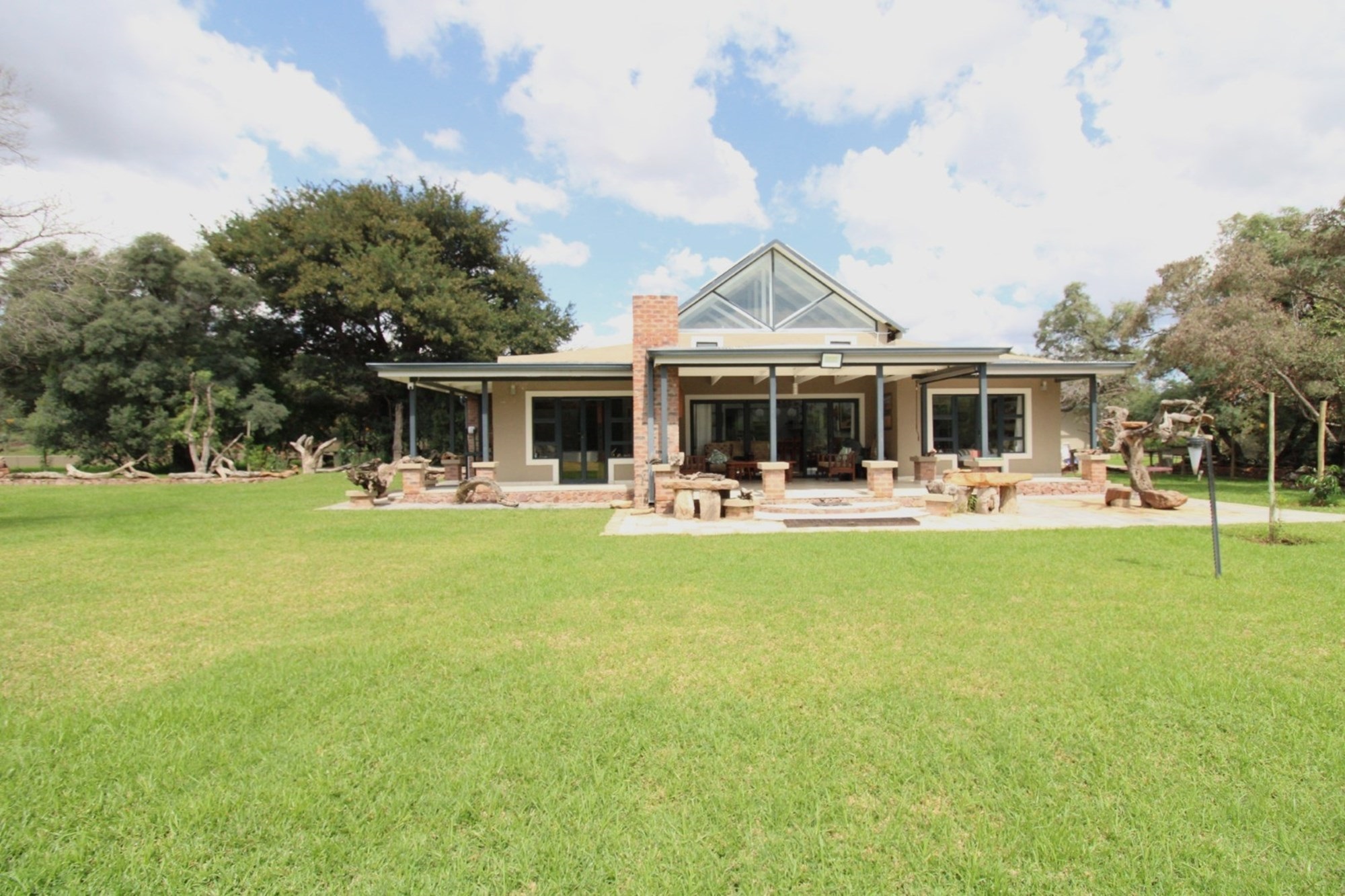 Intaba Indle Wilderness Estate - Dream four bedroom house (including one bedroom in chalet)