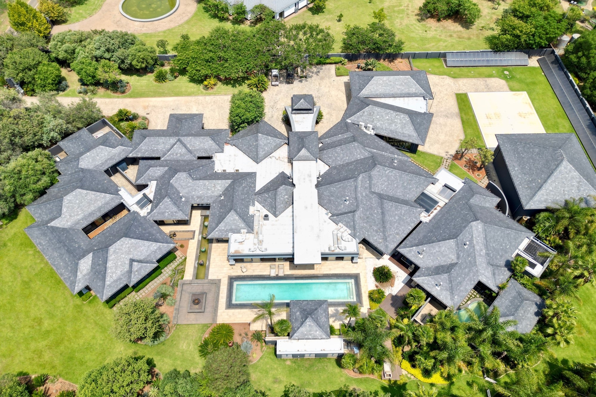 Flagship Mooikloof Equestrian Villa - Distinguished Off-Grid Luxury
