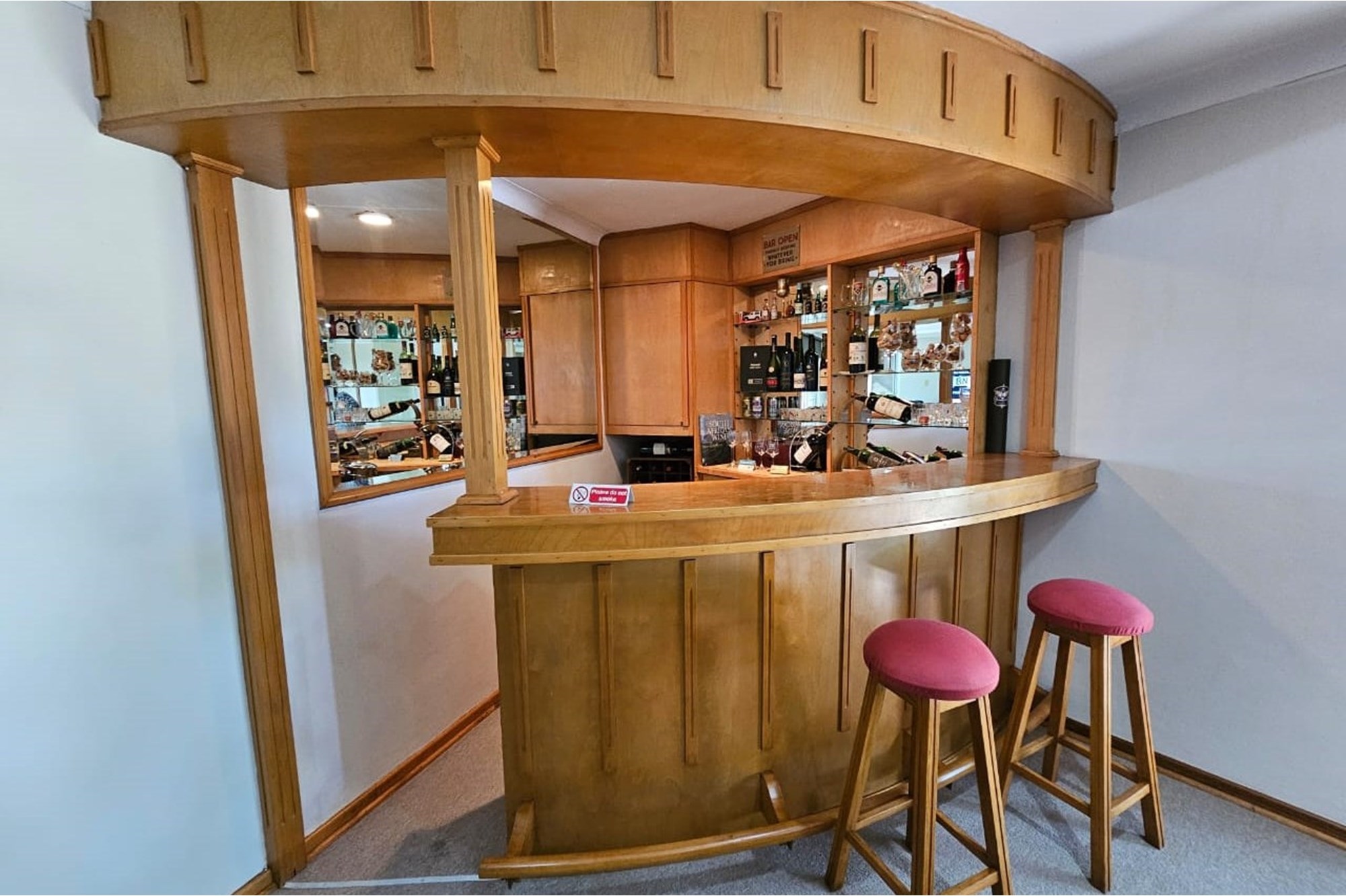 "Luxurious 3-Bed Home with Flat and Pool