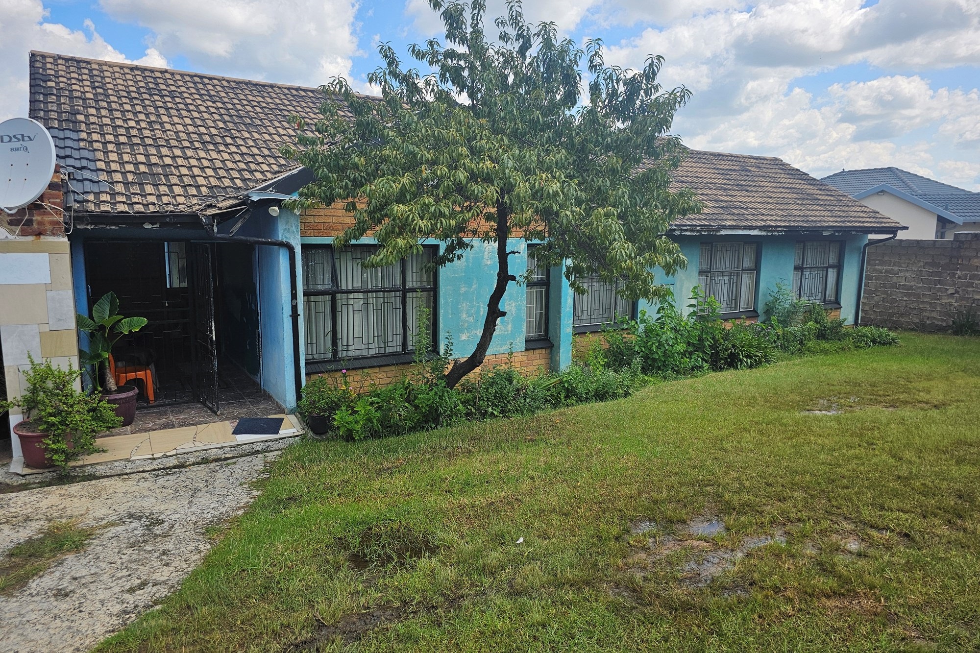 Great 3-Bedroom Home, Double Carport with potential - Ideal investment opportunity