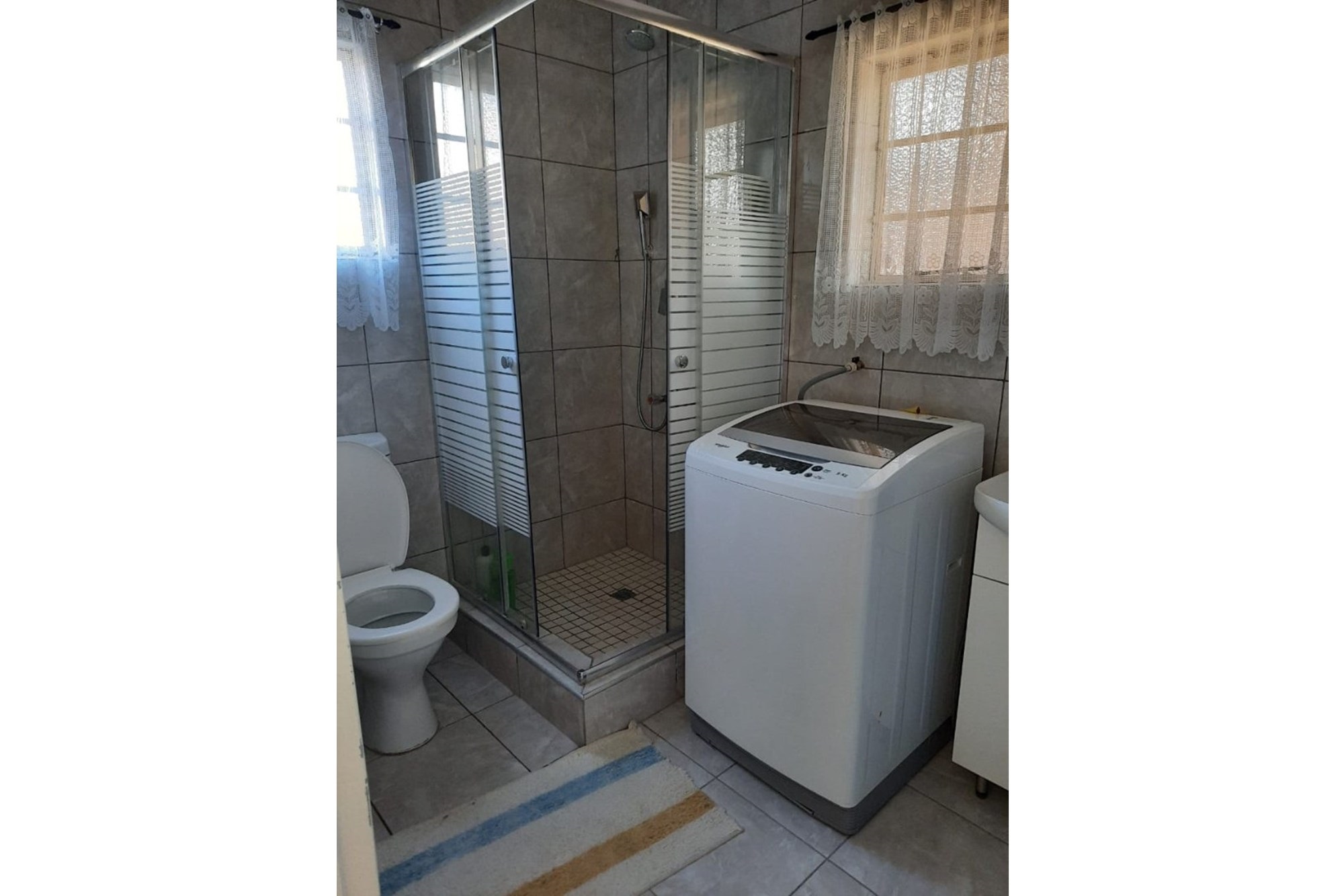 "Stunning 2-Bedroom Cluster in Newcastle Central"