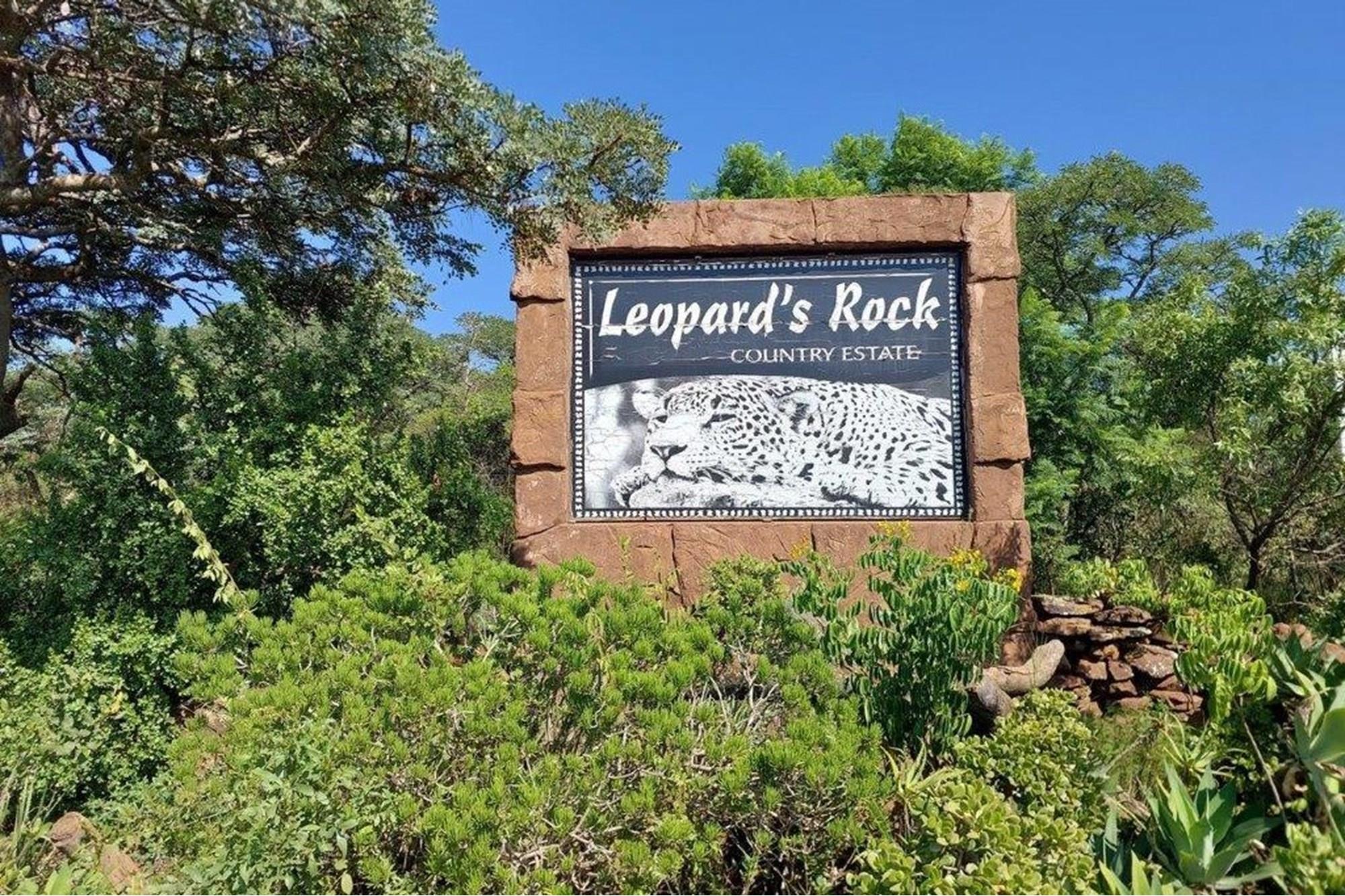 Beautiful Large house for sale in the spectacular Leopards Rock Country Estate