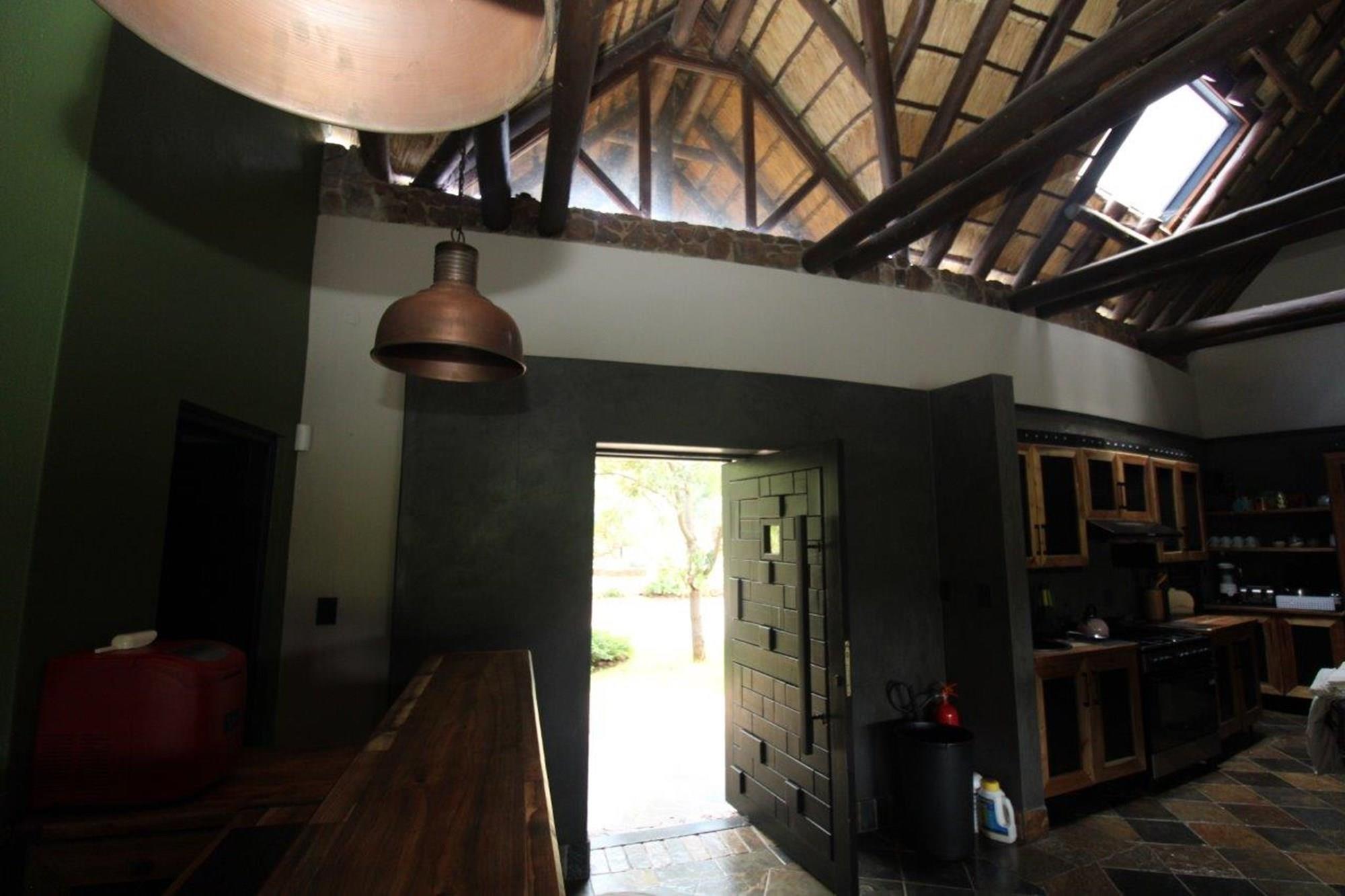 Intaba-Indle - South Africa - Six bedroom thatch lodge in private game reserve