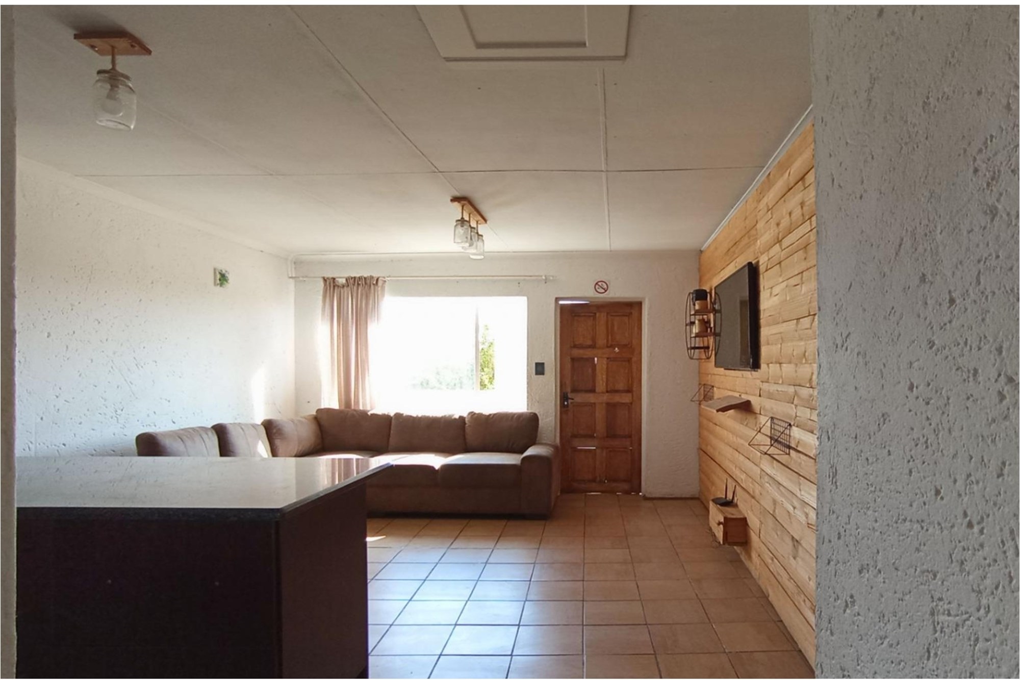 Charming Townhouse in Serene Eden Glen For Sale