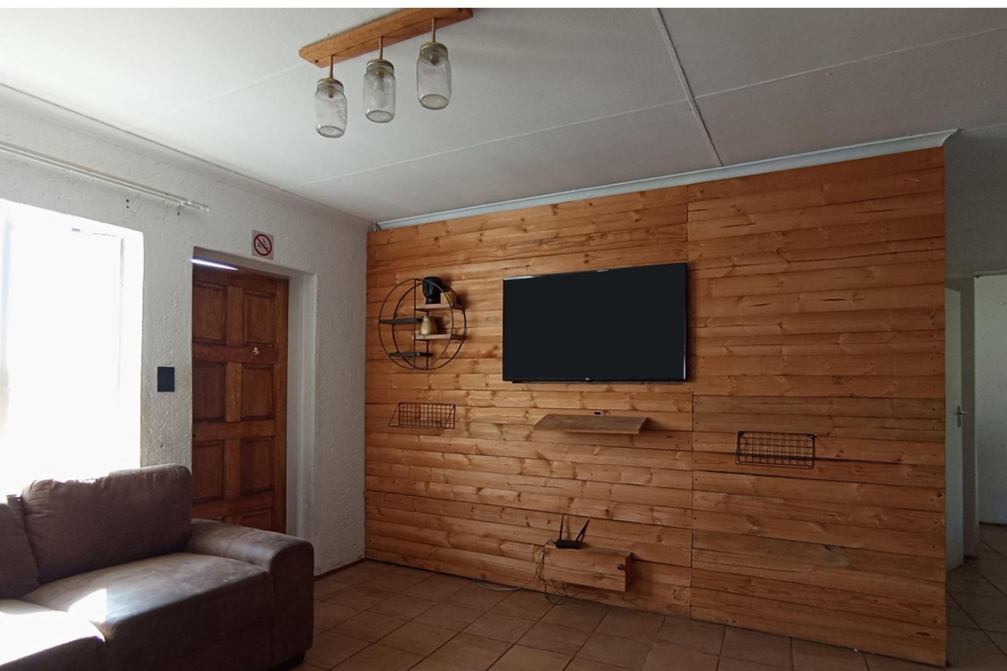 Charming Townhouse in Serene Eden Glen For Sale