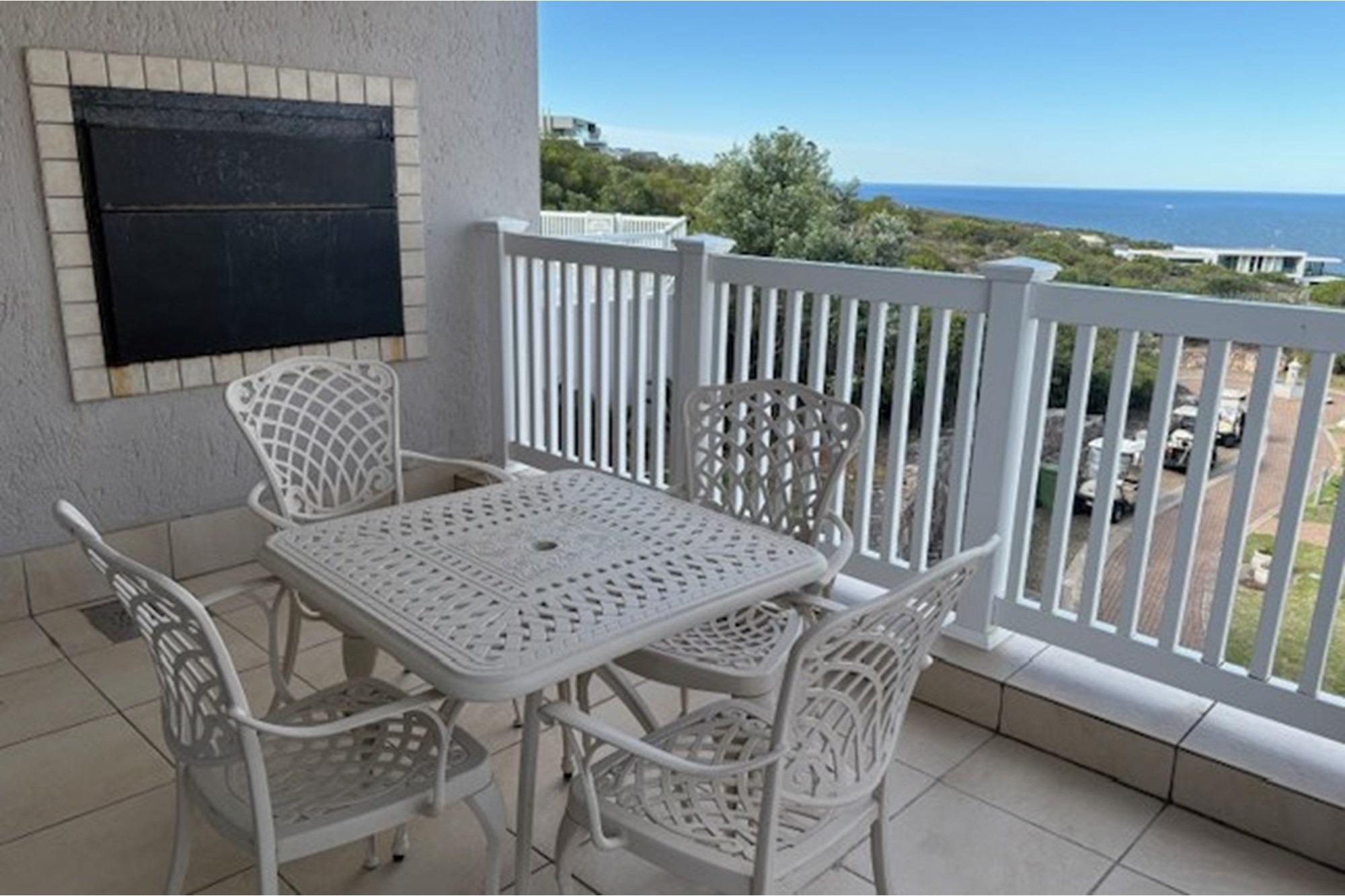 Excellent Investment Opportunity in Pinnacle Point Golf Estate!