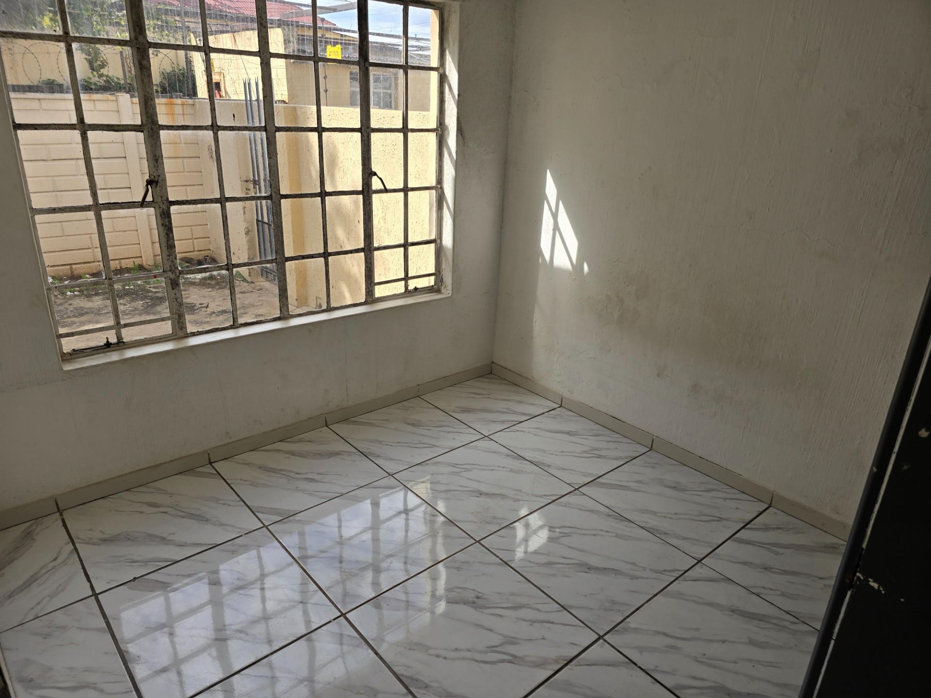 Apartment for sale in Delarey, Roodepoort, 86 m²