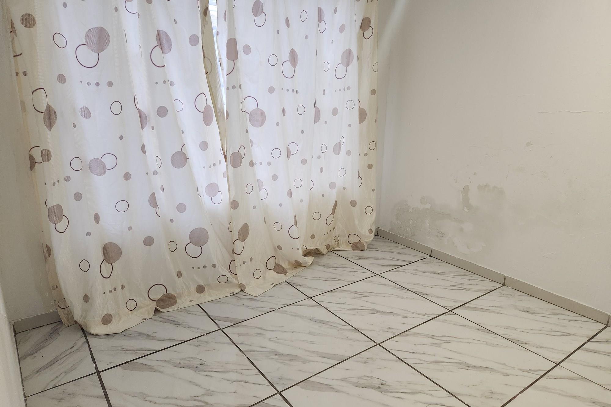 Cozy Ground Floor Apartment with Private Garden in Delarey, Roodepoort