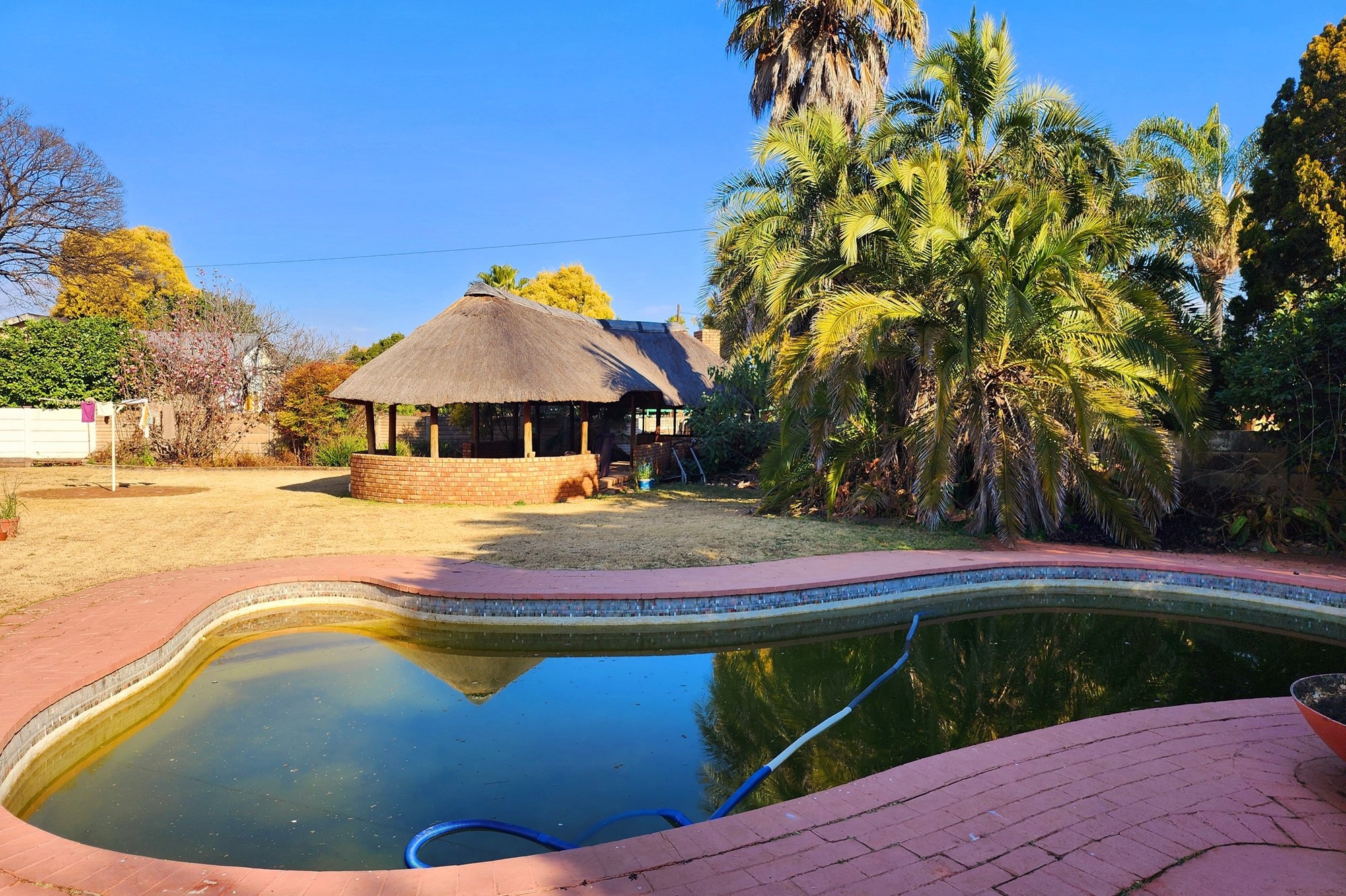 Luxury 4 bedroom Family House with Lapa, Pool and close to schools for sale