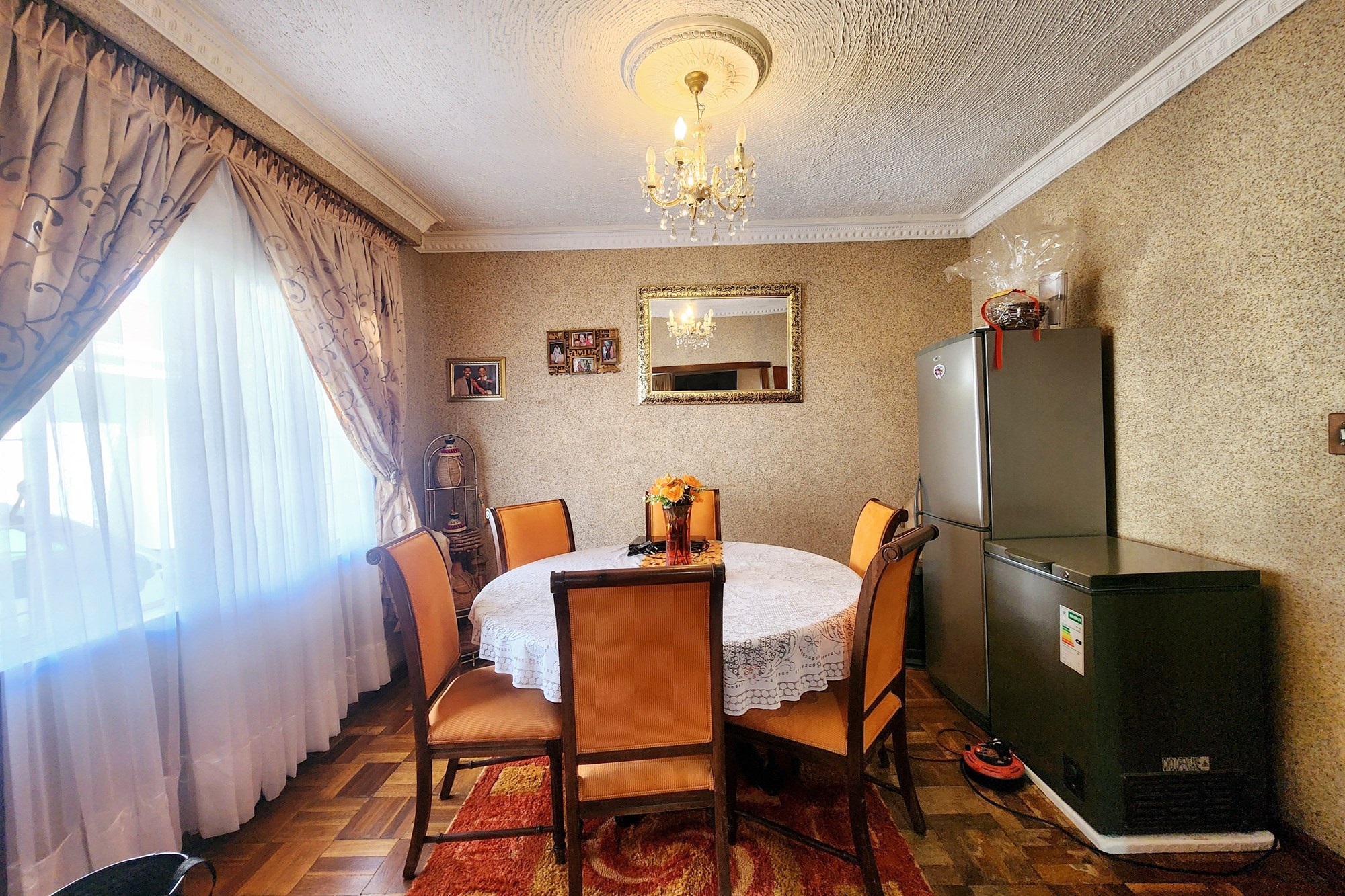 Luxury 4 bedroom Family House with Lapa, Pool and close to schools for sale