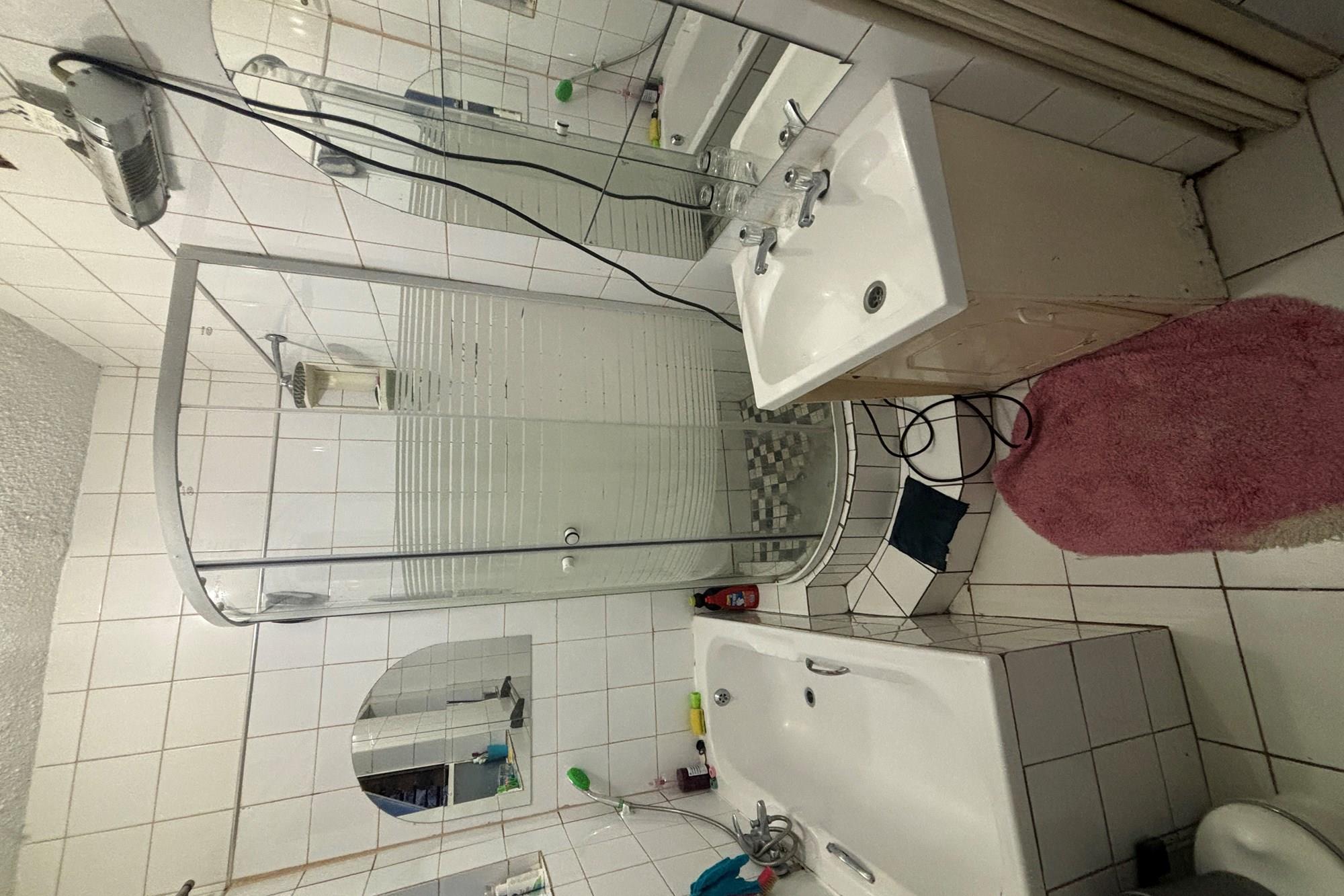Lovely 2-Bedroom Flat with Modern Features