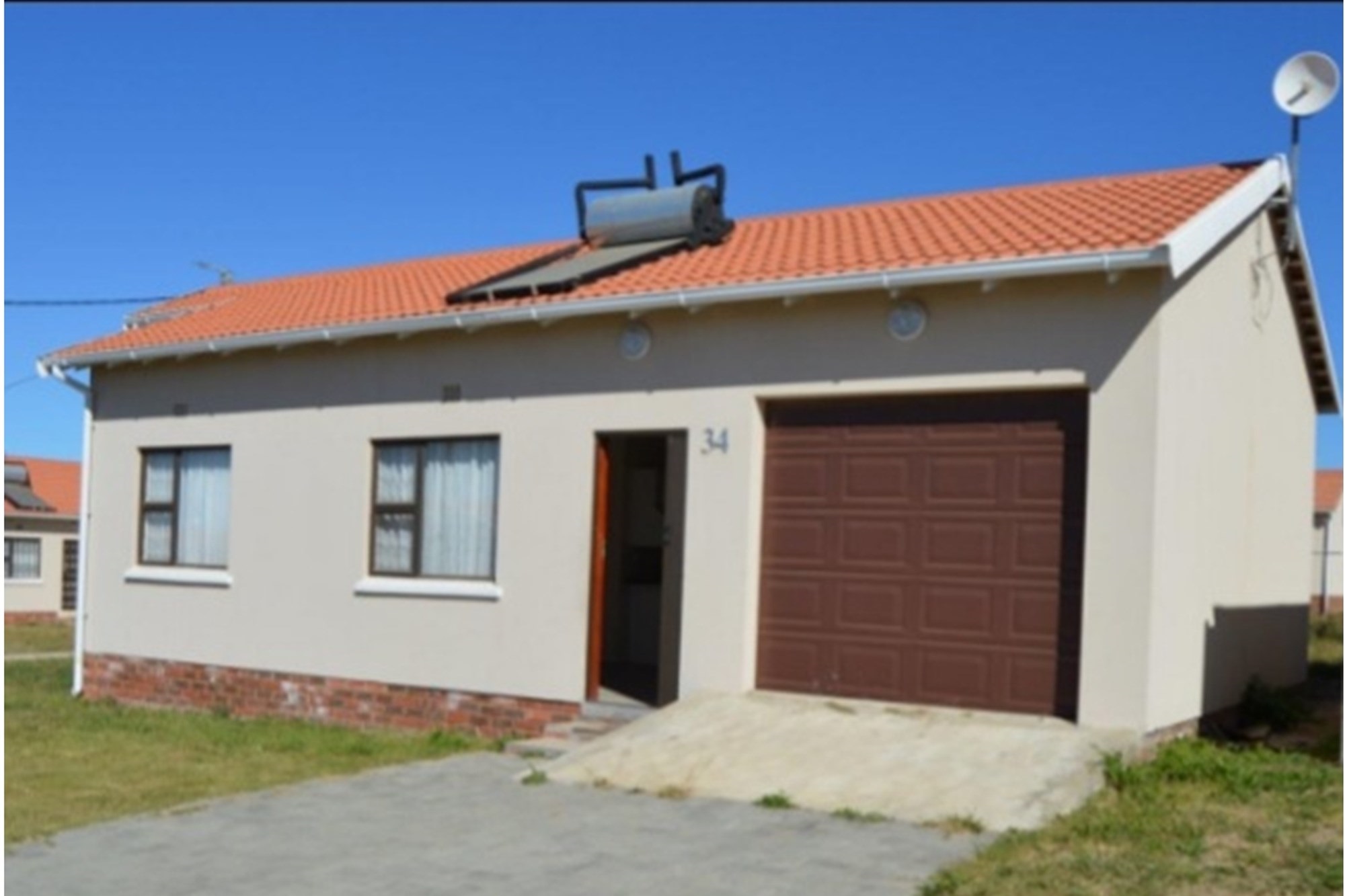 2-bedroom coastal starter home!