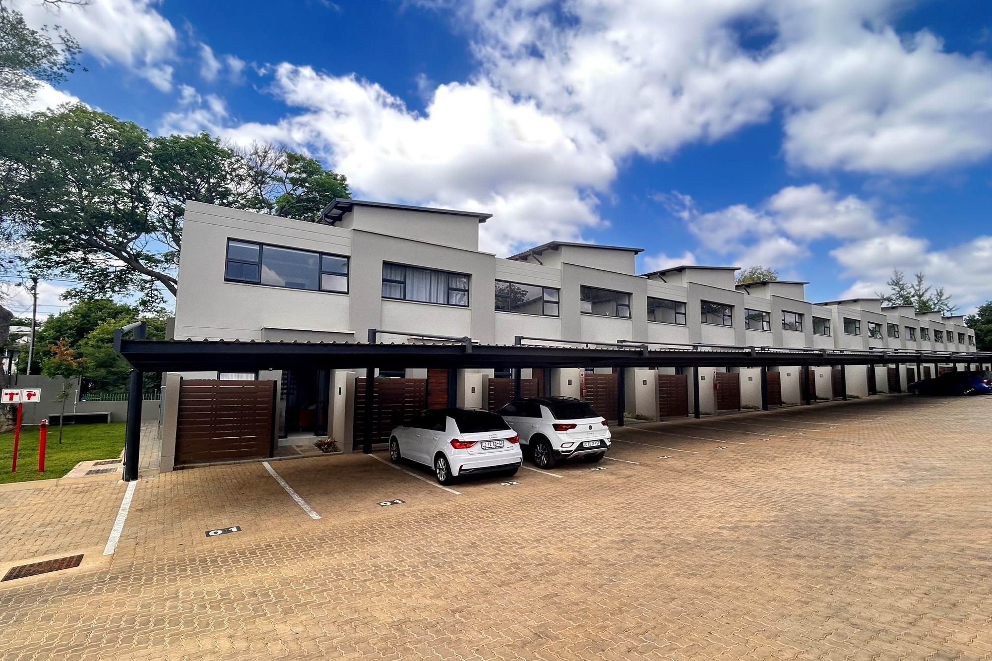 Brand New, Upmarket Development with Tranquil Green Views