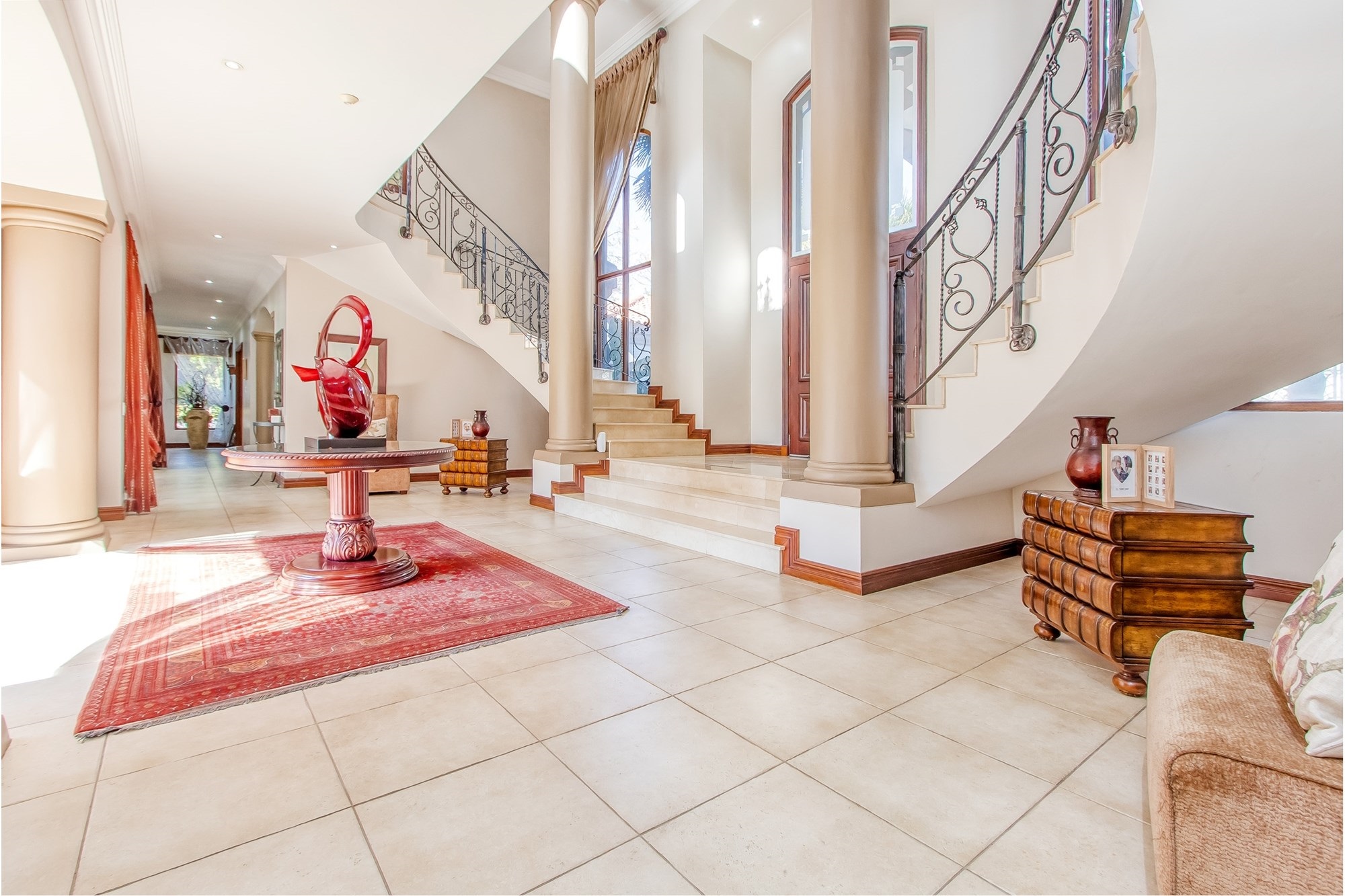 House for sale in Bedfordview, 903 m²