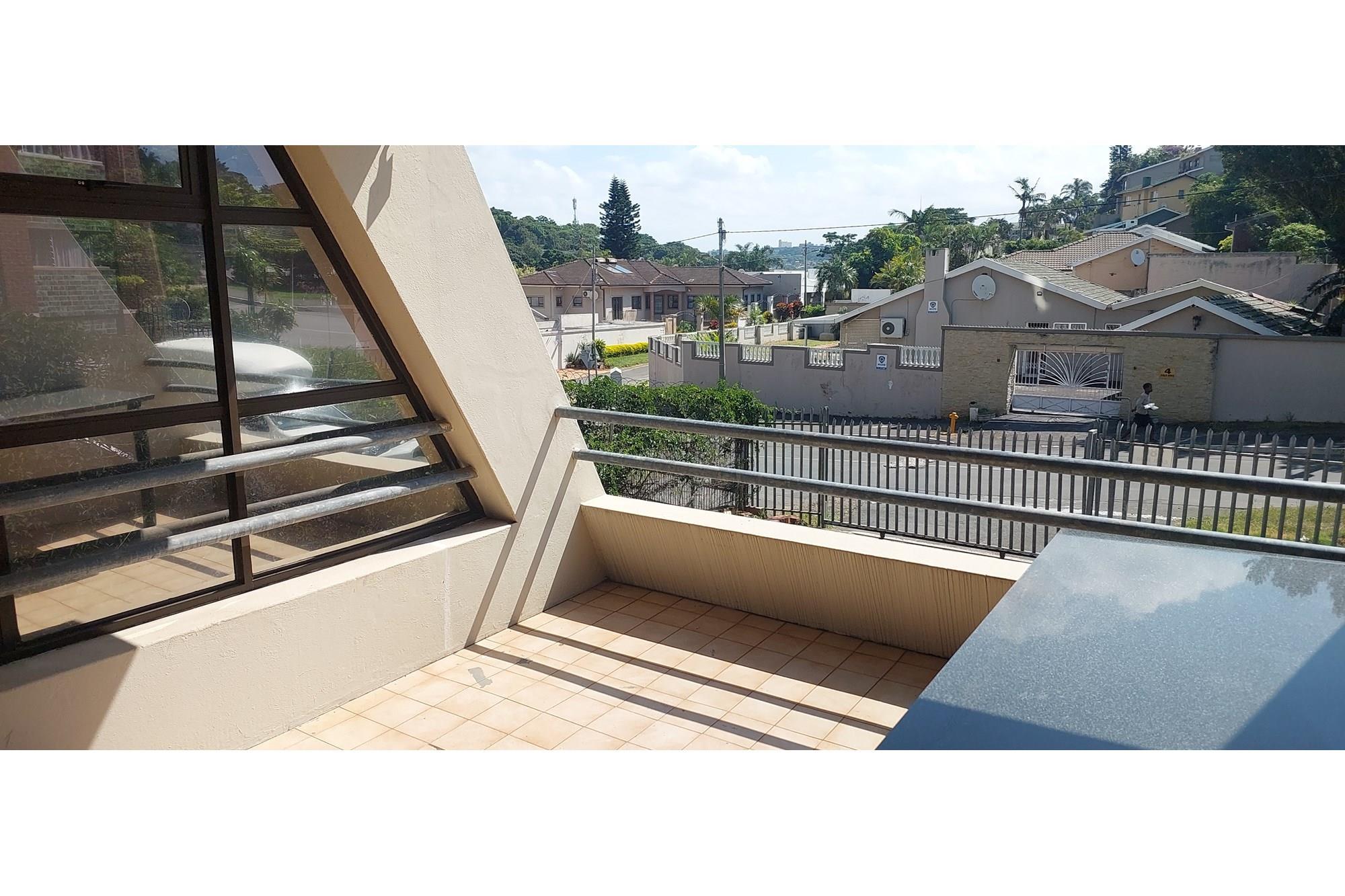 Masterfully Renovated Complex In Morningside