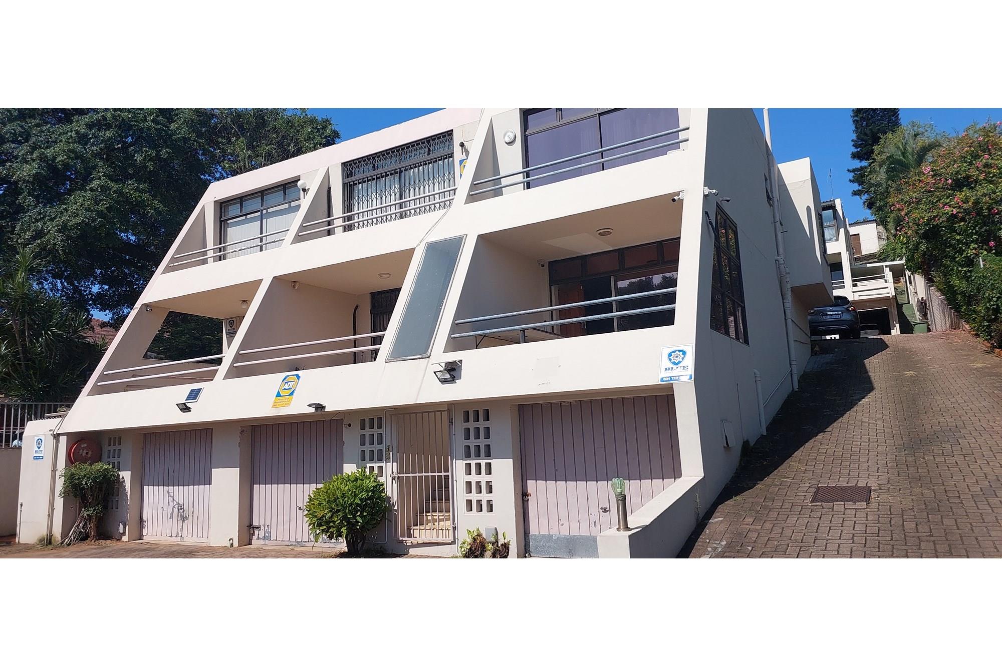 Masterfully Renovated Complex In Morningside
