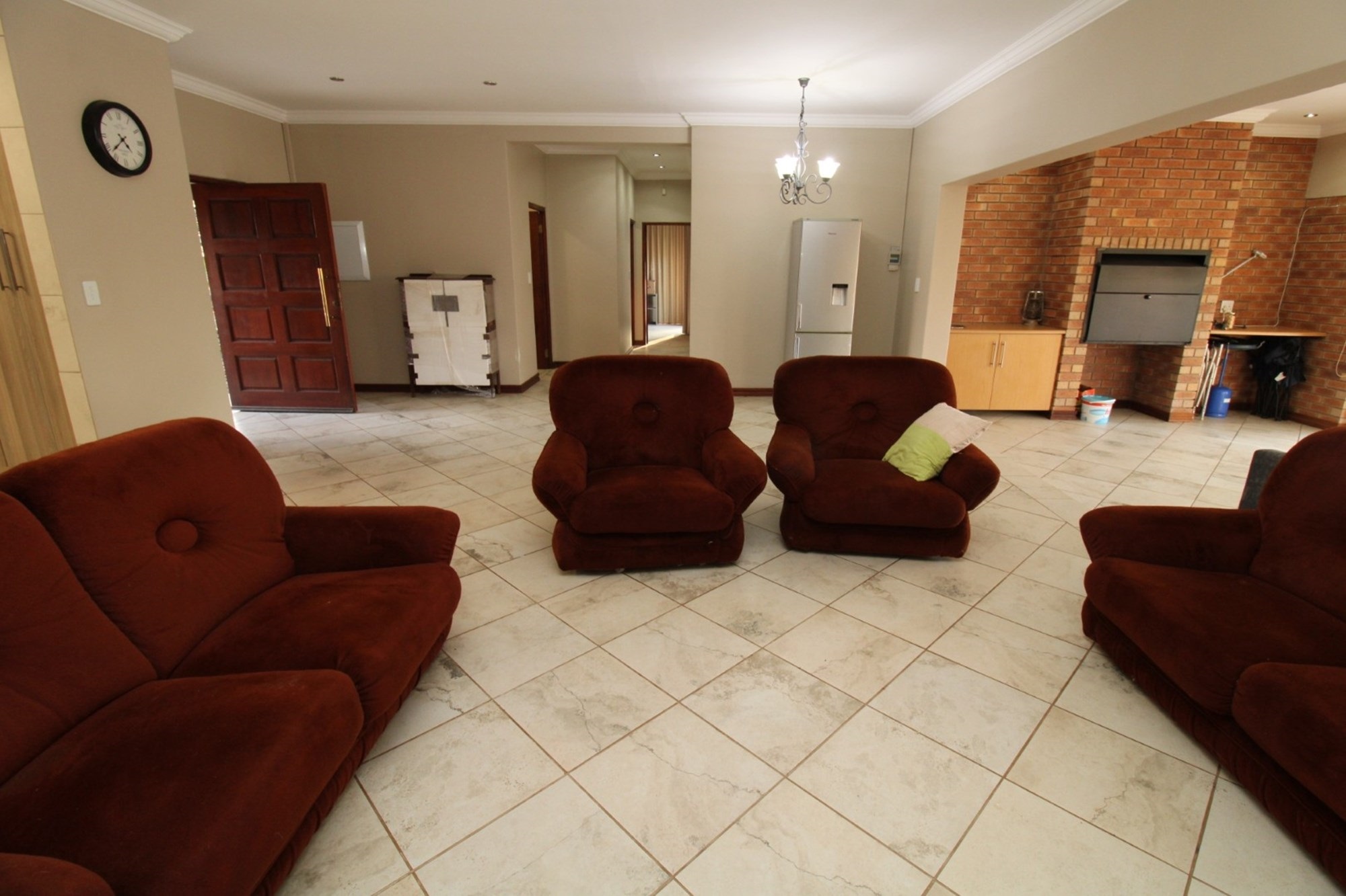 Verloren Estate - 3 Bedroom home with heated swimming pool - entertainer's dream - PET FRIENDLY