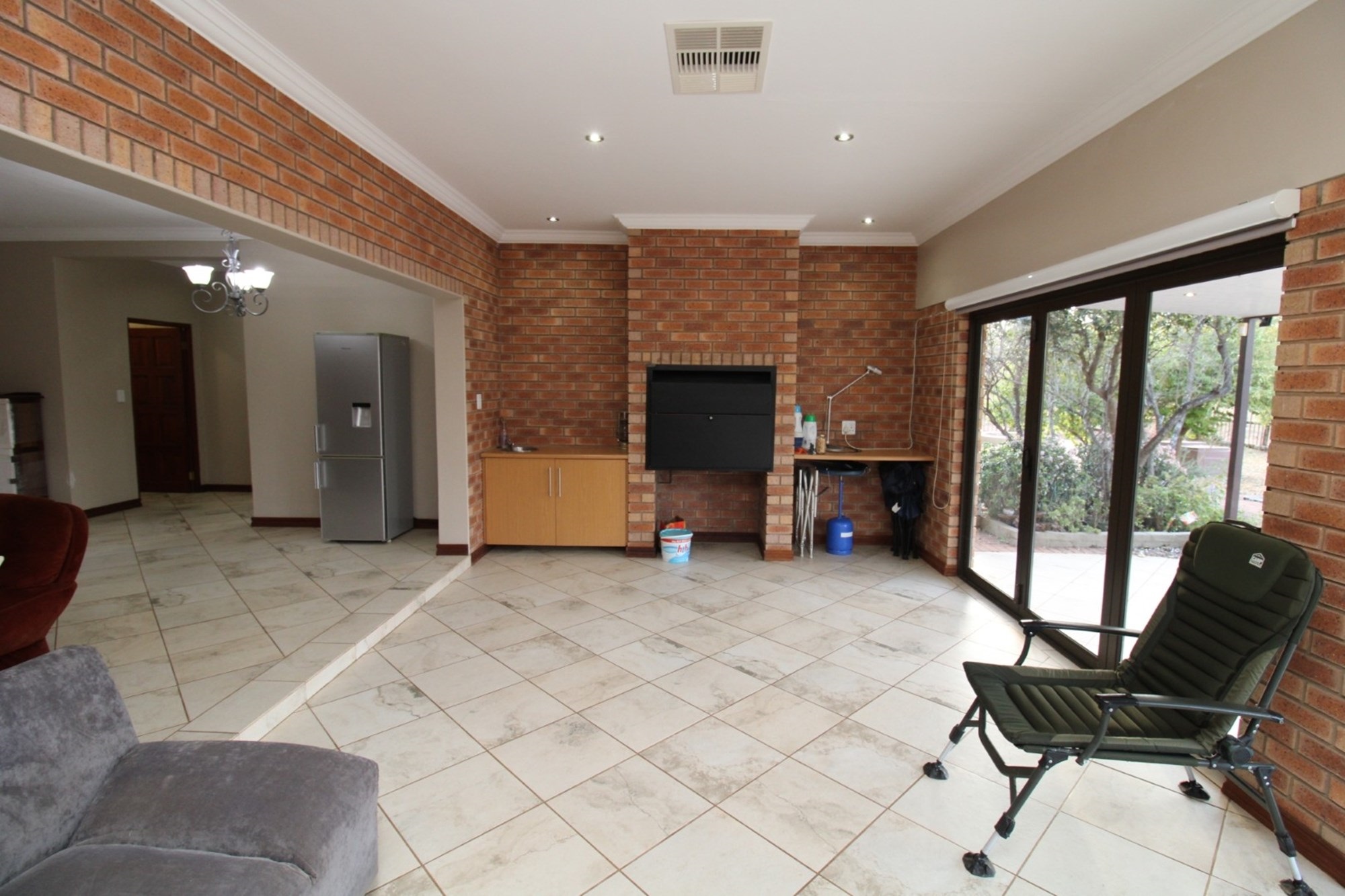 Verloren Estate - 3 Bedroom home with heated swimming pool - entertainer's dream - PET FRIENDLY