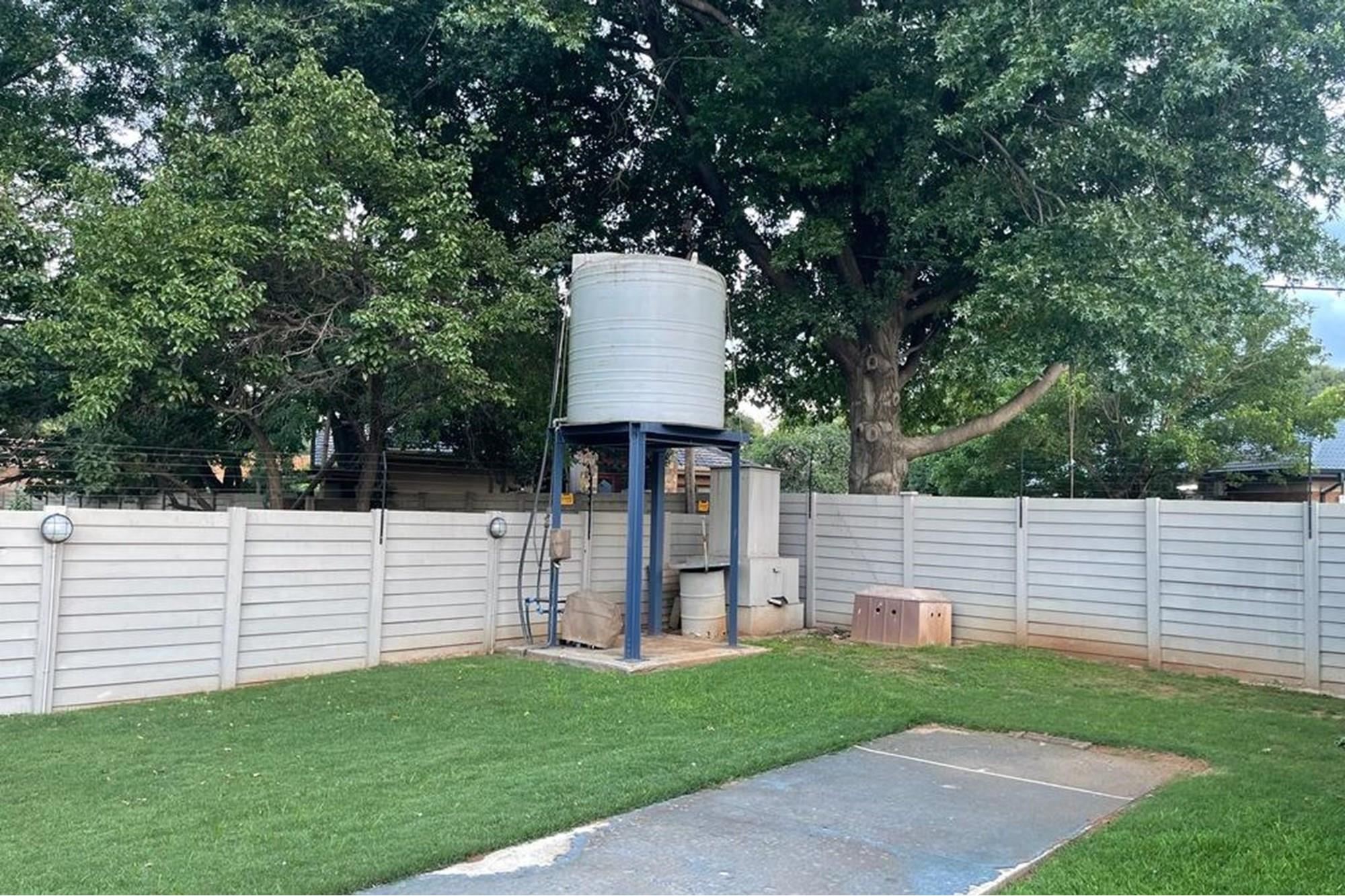 Located in a perfect area!!!
