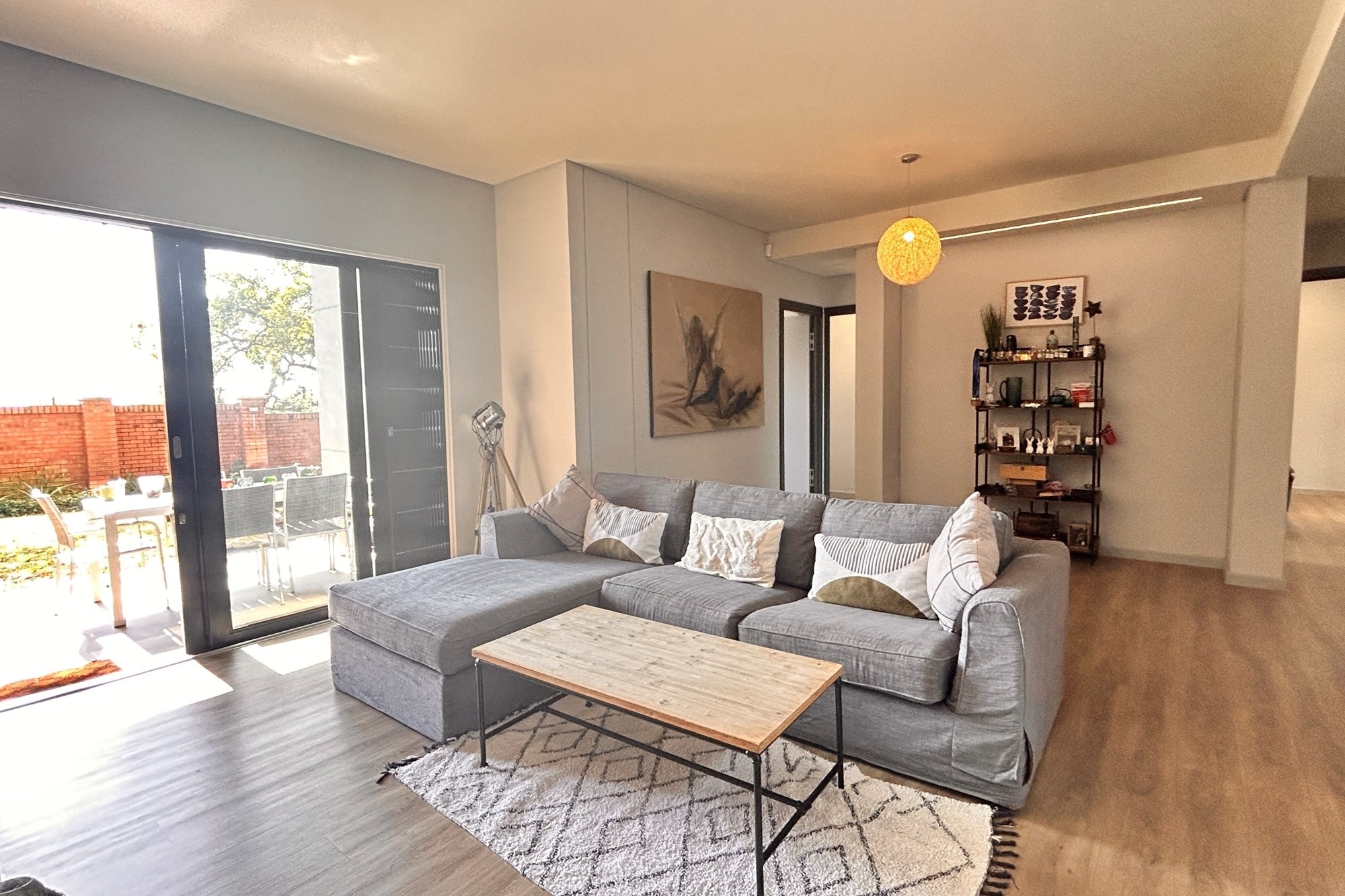 Modern Garden Apartment on the border of Waterkloof and Nieuw Muckleneuk