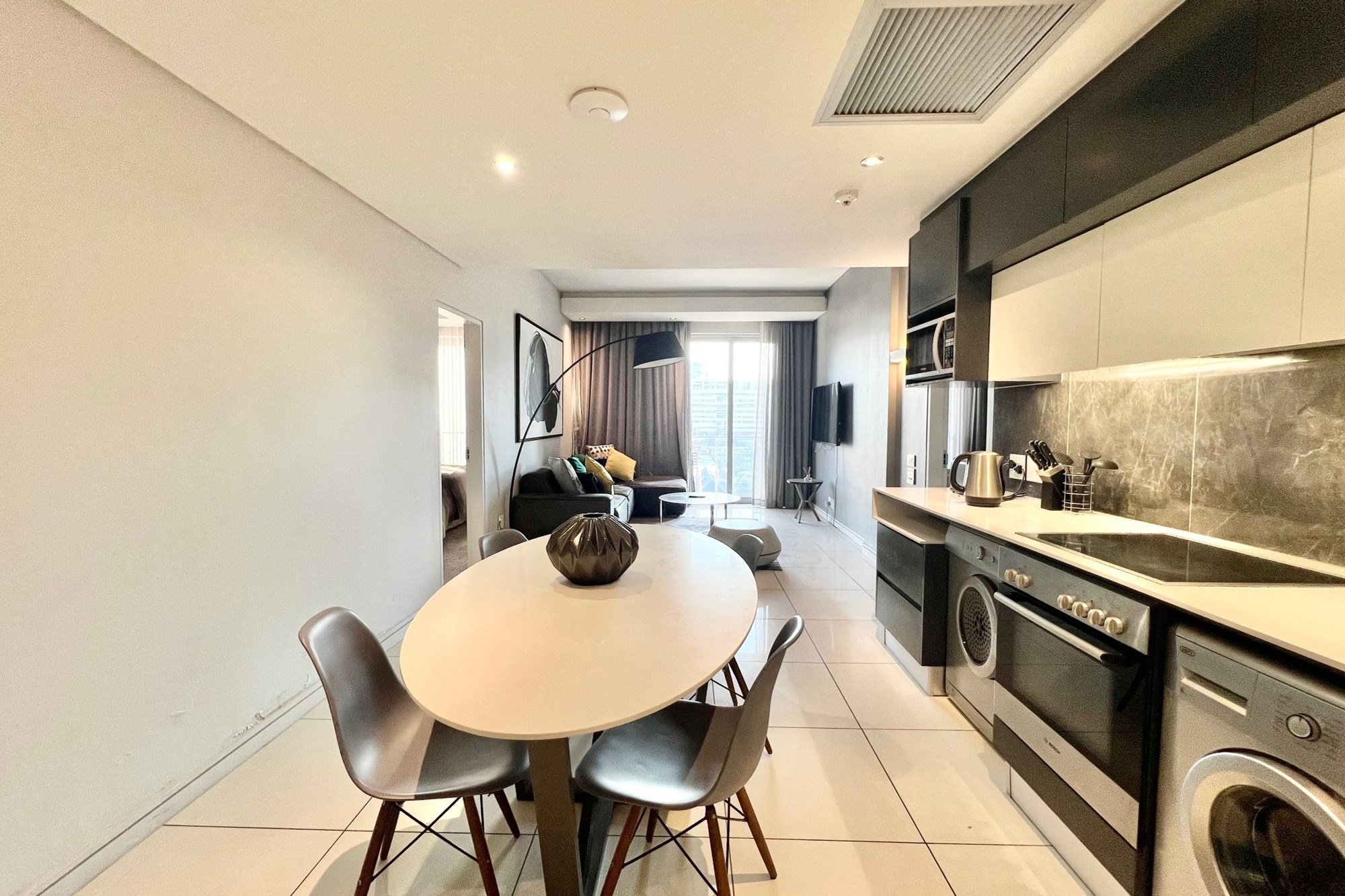 Apartment for rent in Sandown, Sandton, 94 m²