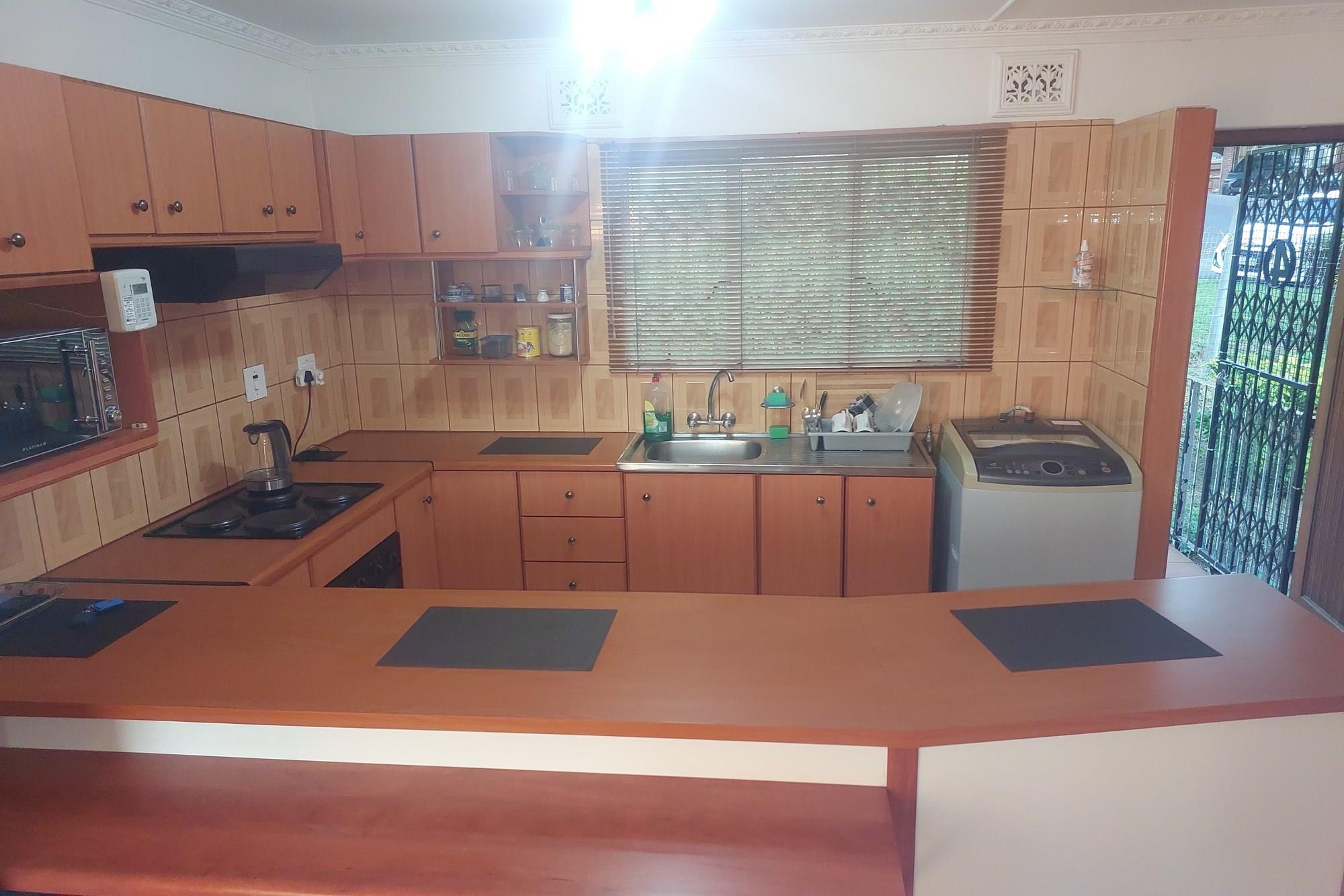 Apartment for sale in Malvern, Queensburgh, KwaZulu Natal, 78 m²