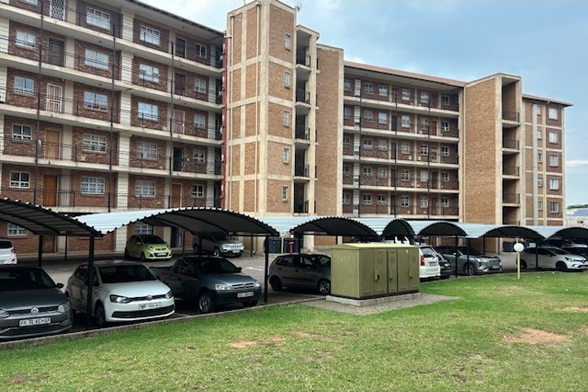 Apartment for sale in Karenpark, Akasia, 1111 DAFFODIL GARDENS SOUTH, 21 Madelief Avenue, Karenpark, Akasia, Gauteng, 70 m²