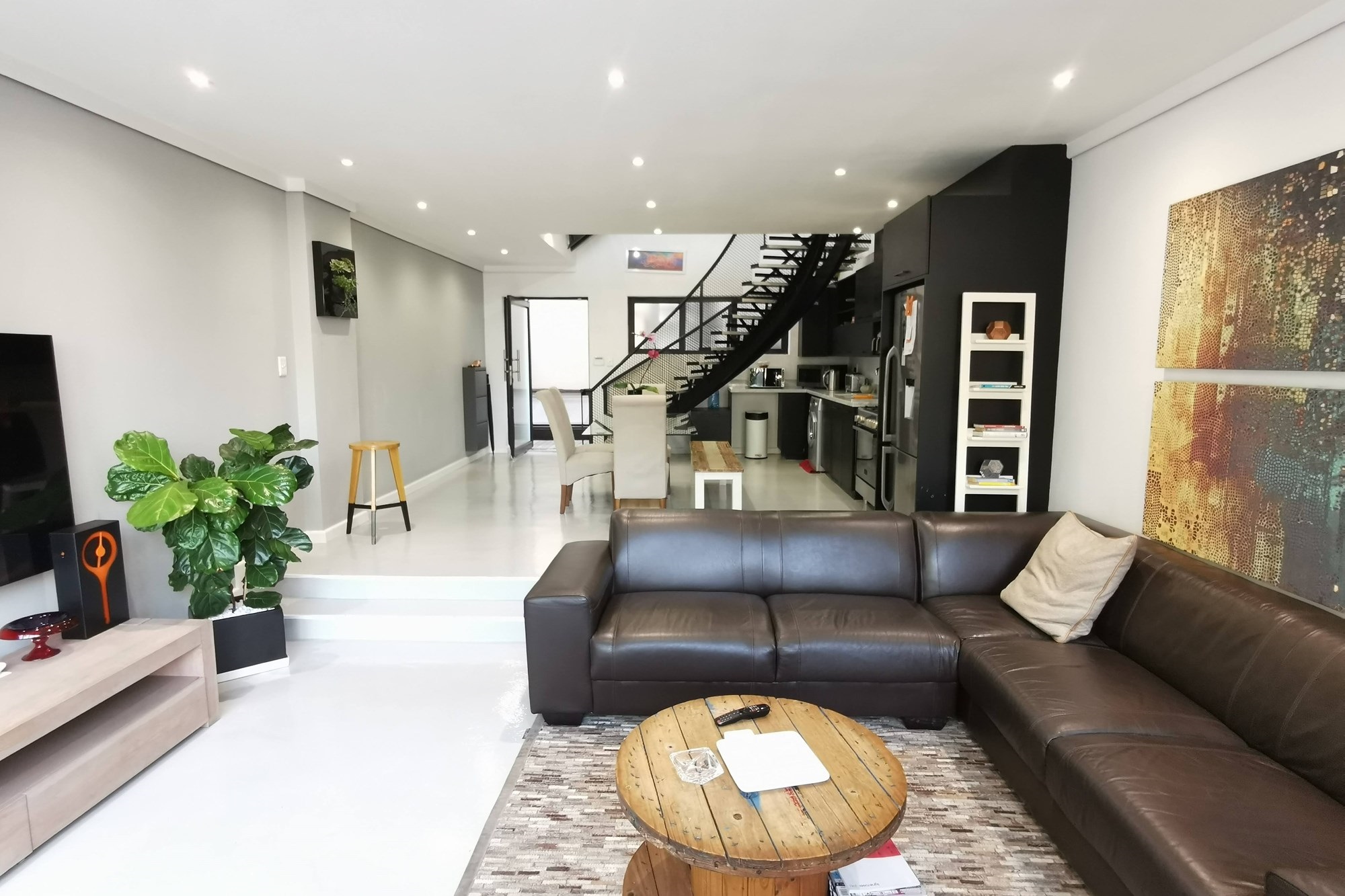 Designer 2 Bedroom Apartment for Luxury Living