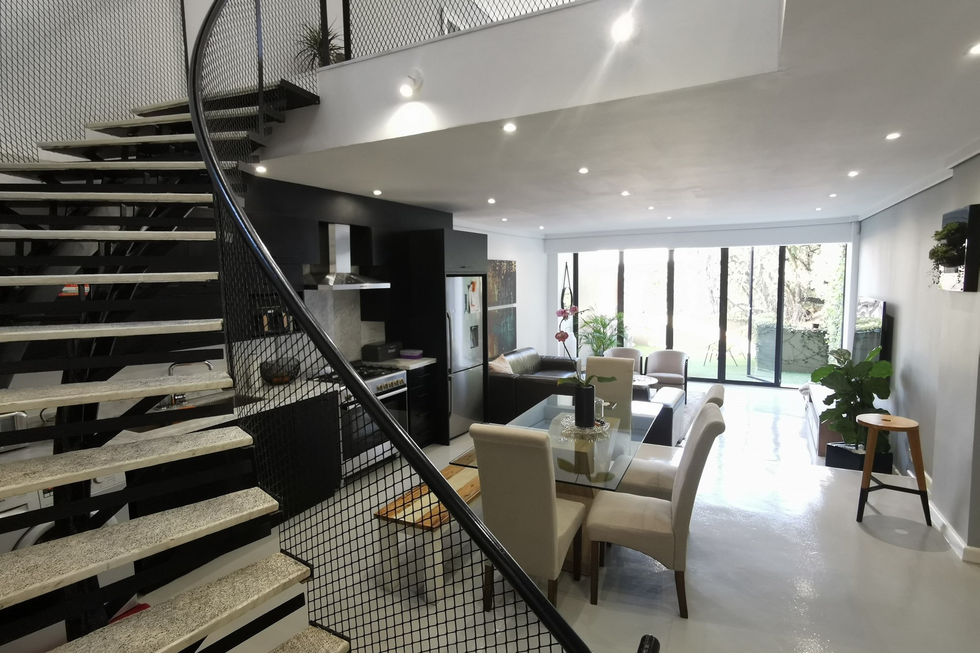 Designer 2 Bedroom Apartment for Luxury Living