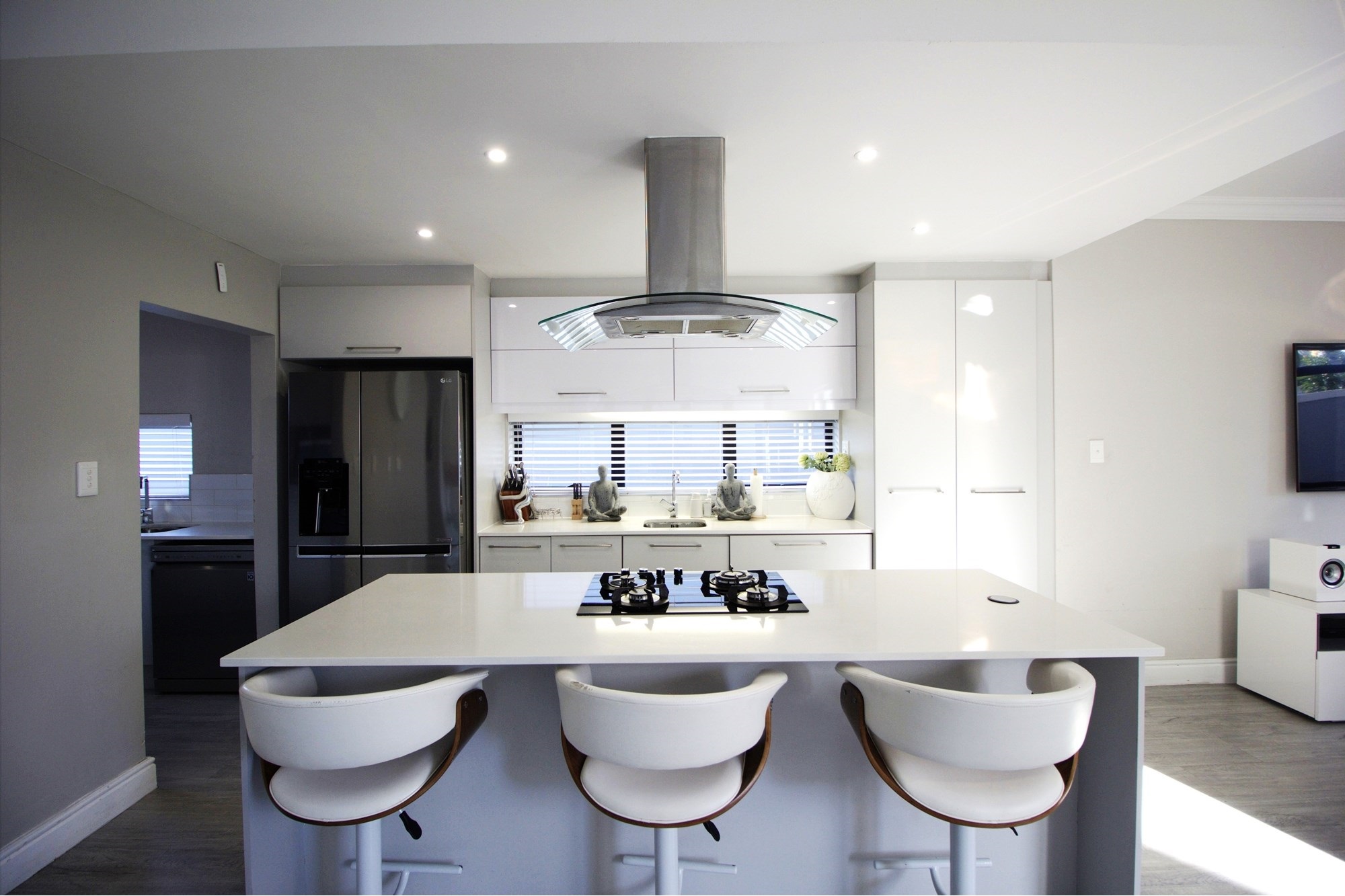 Stunning Modern 4Bedroom Home in Broadacres