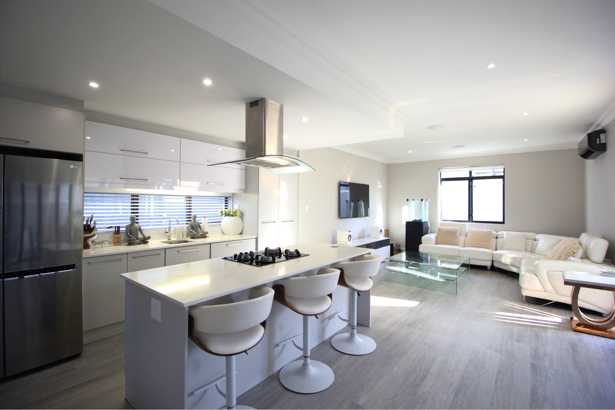 Stunning Modern 4Bedroom Home in Broadacres