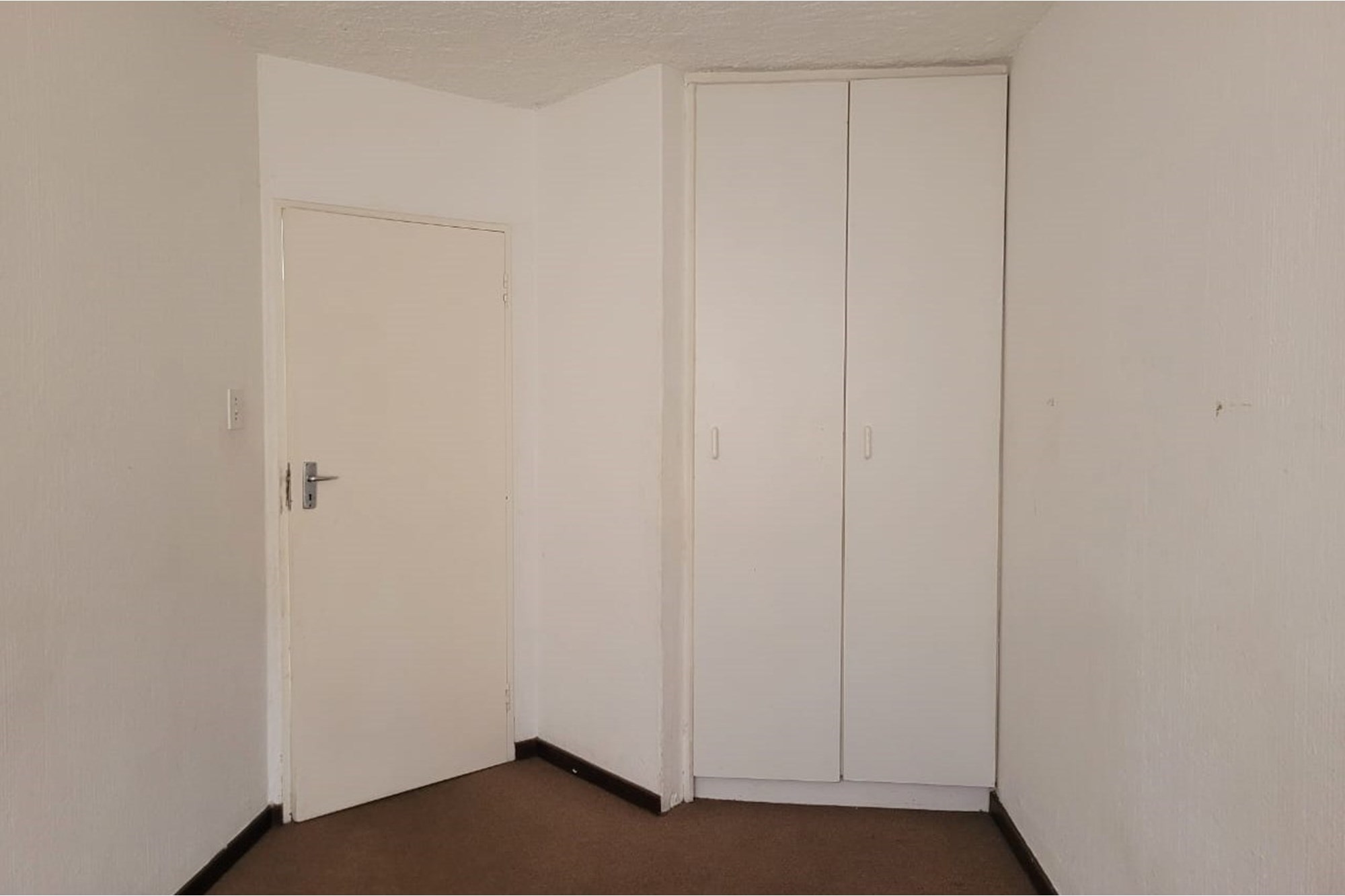 Charming 3-Bedroom Flat in Turffontein, Gauteng