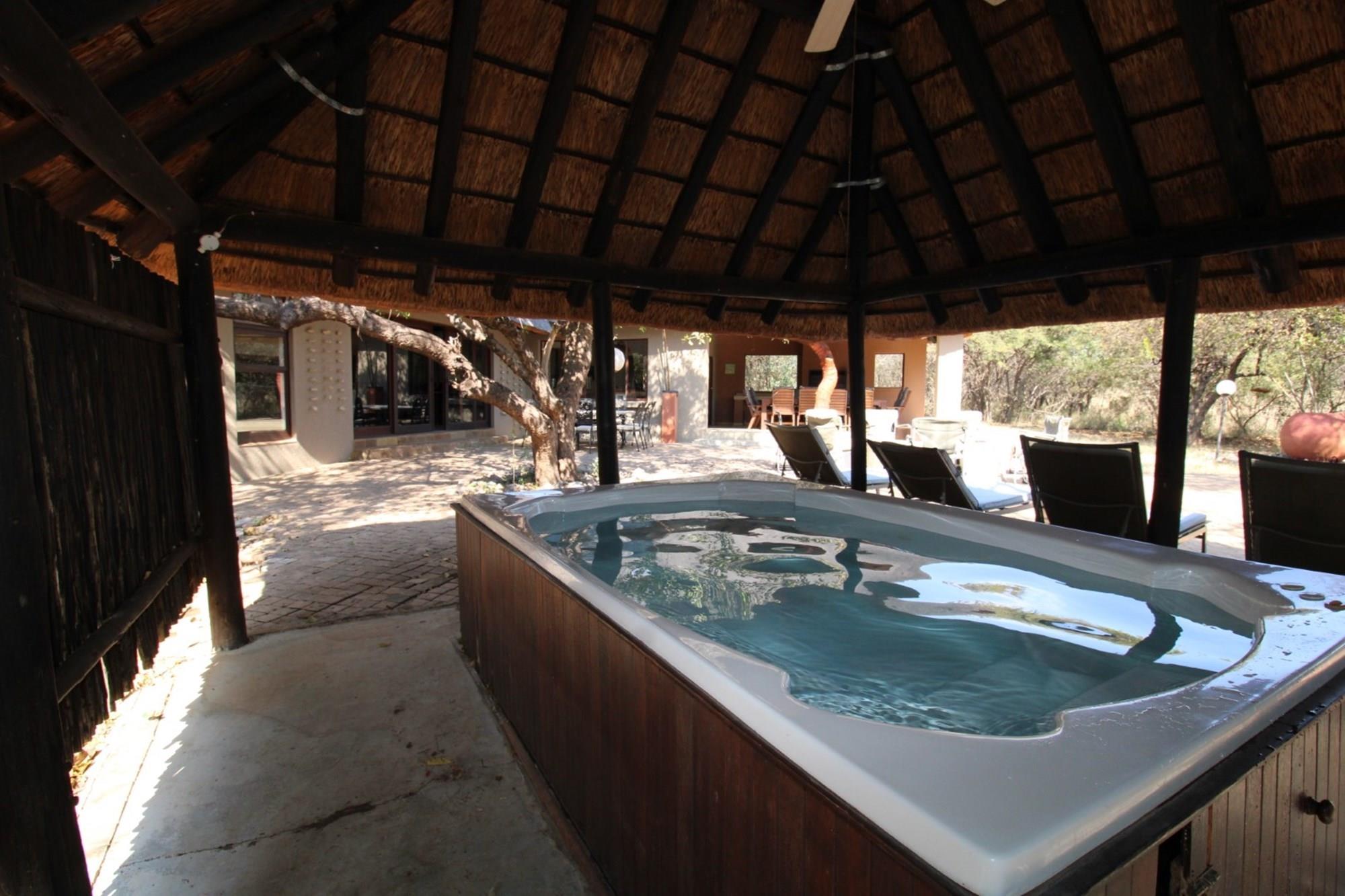 Exquisite Five-Bedroom Lodge at Zebula Golf Estate